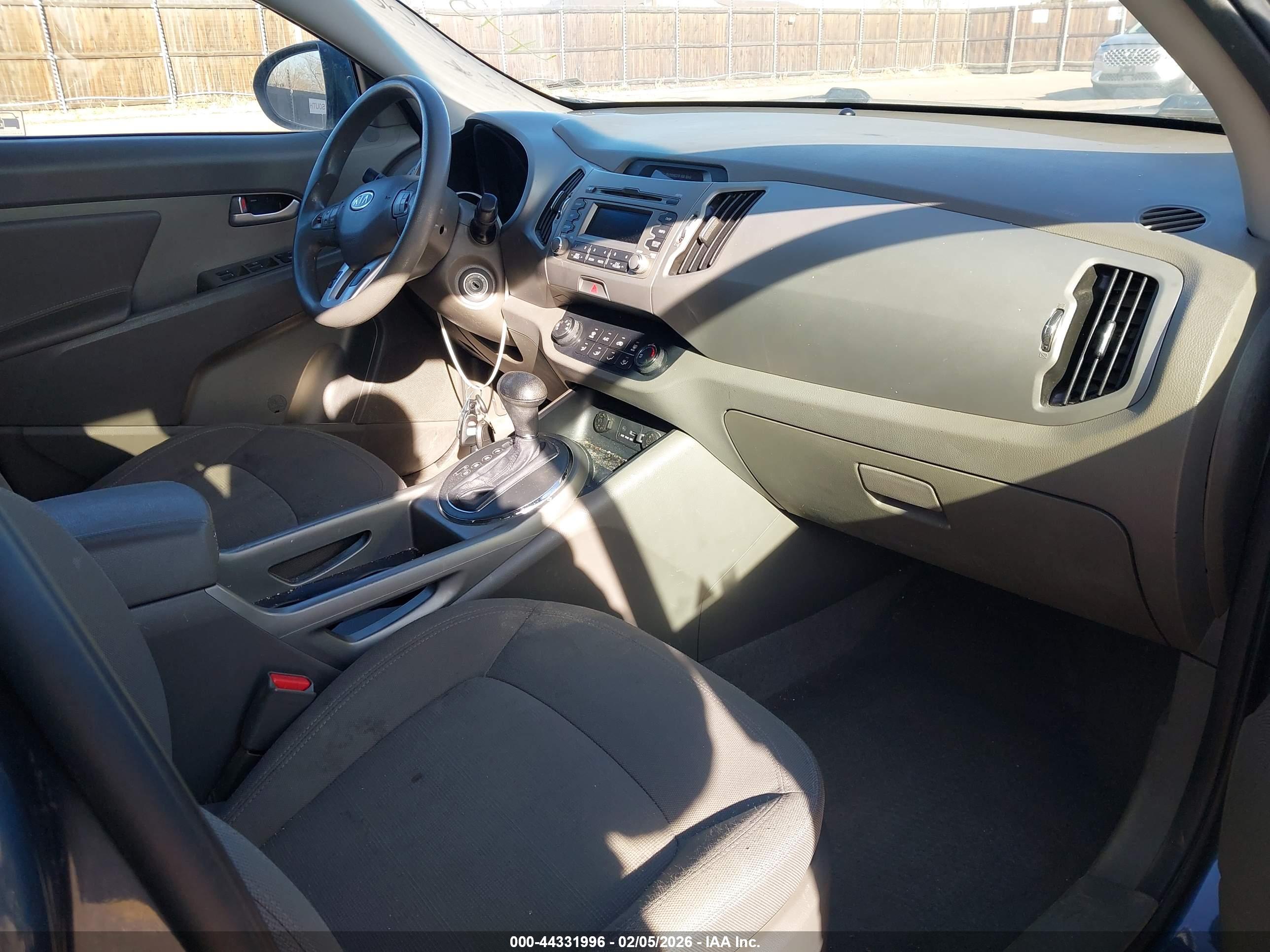 KIA SPORTAGE image 5