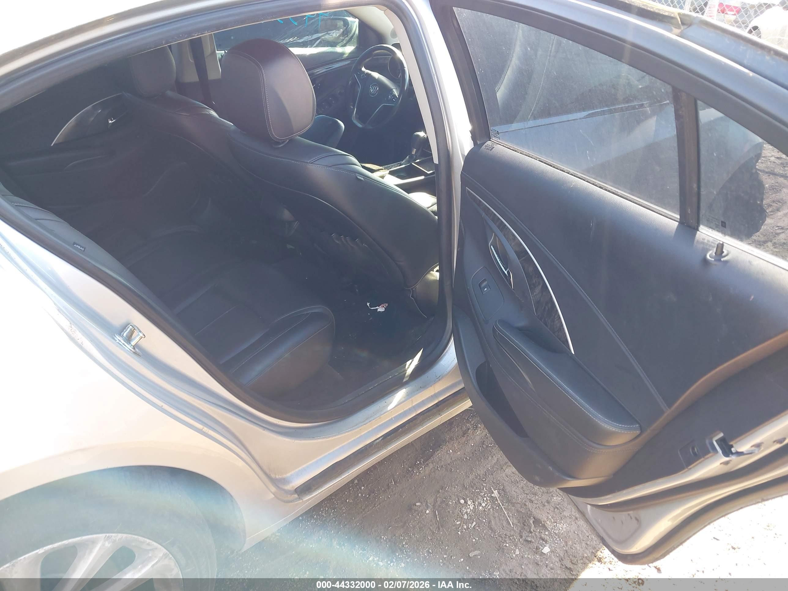 BUICK LACROSSE image 8