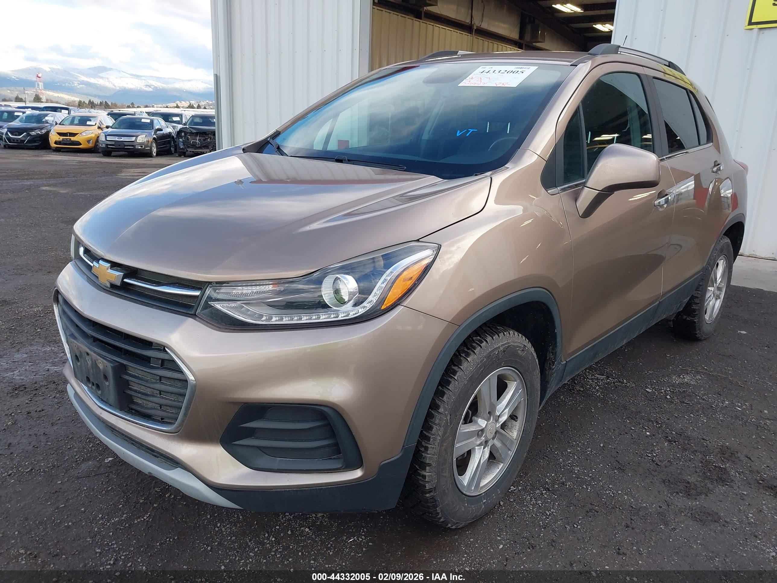 CHEVROLET TRAX image 2