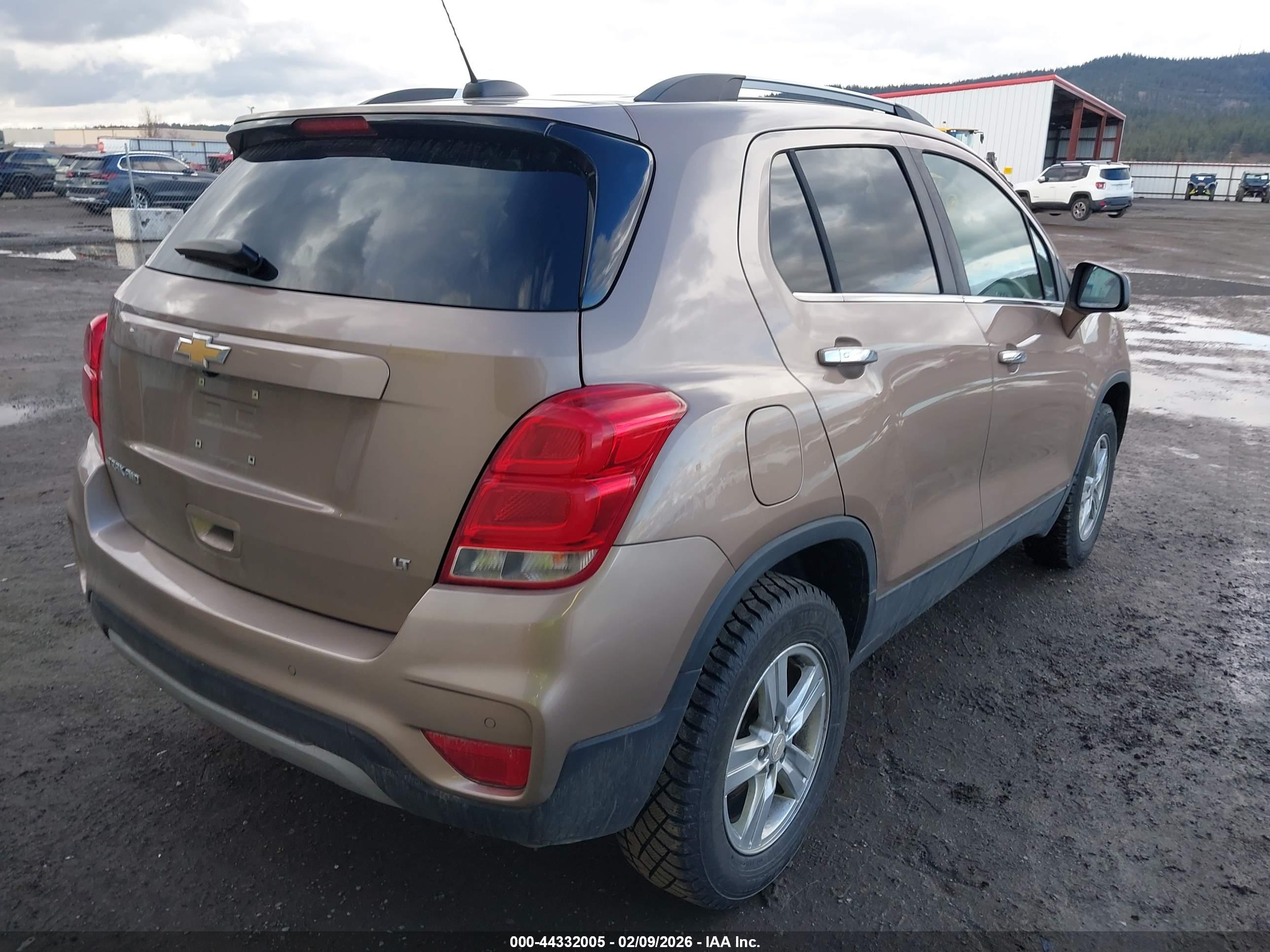 CHEVROLET TRAX image 4