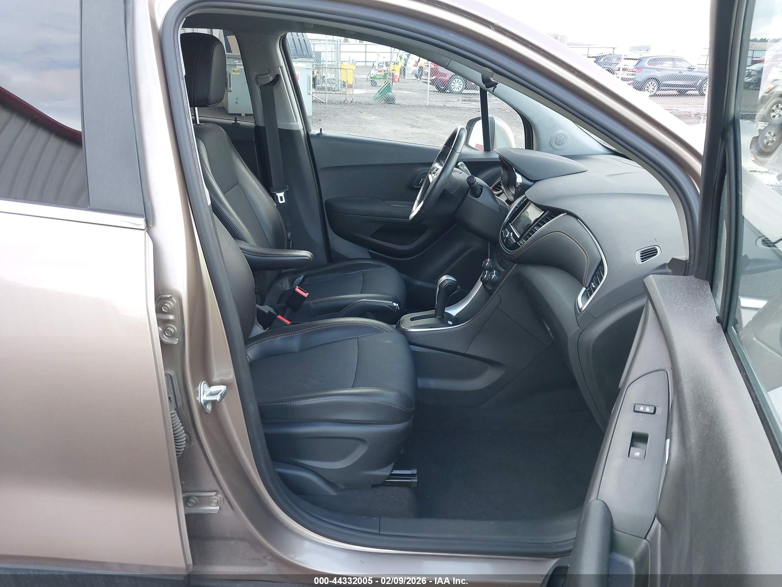 CHEVROLET TRAX image 5