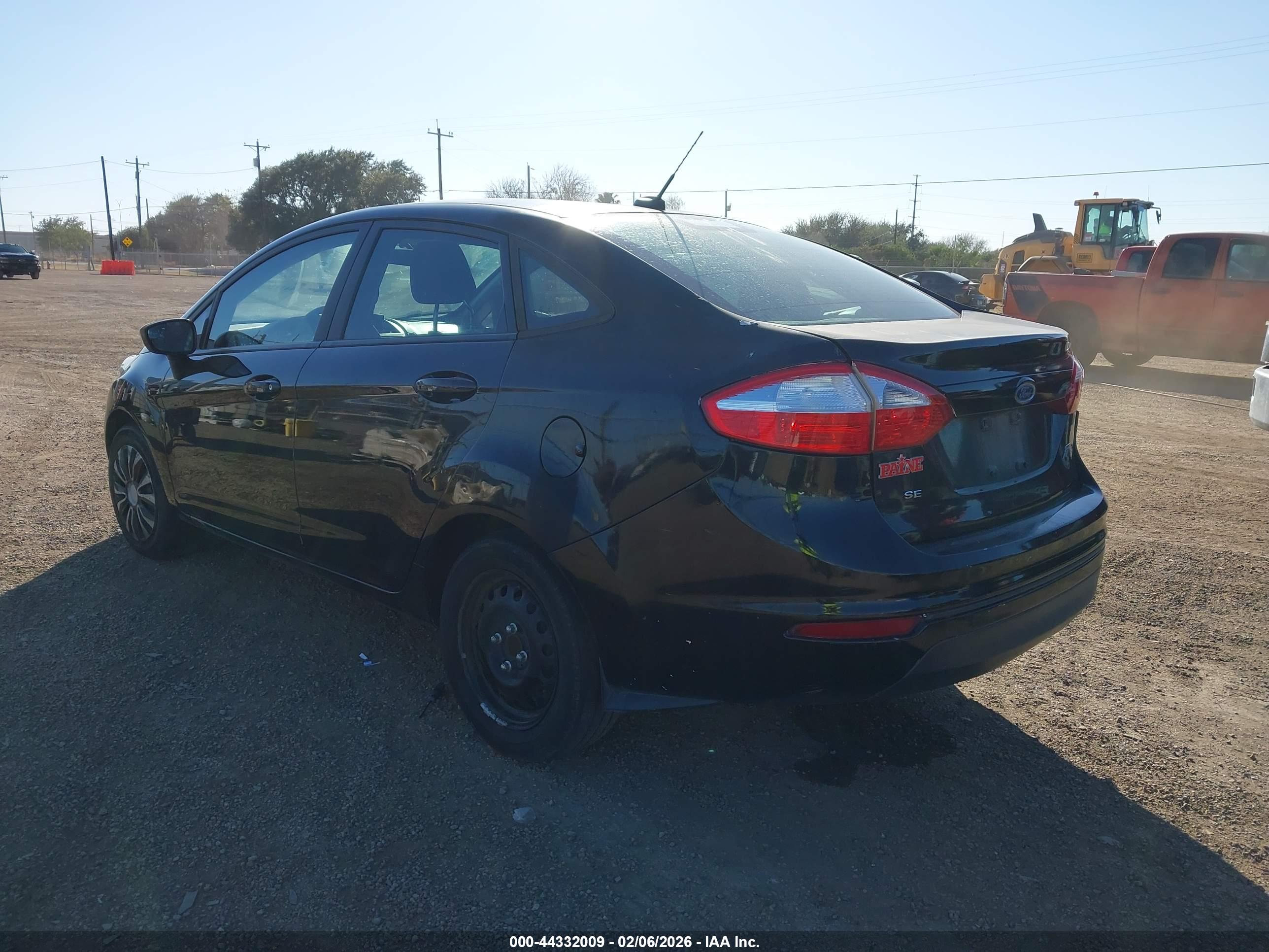 FORD FIESTA image 3