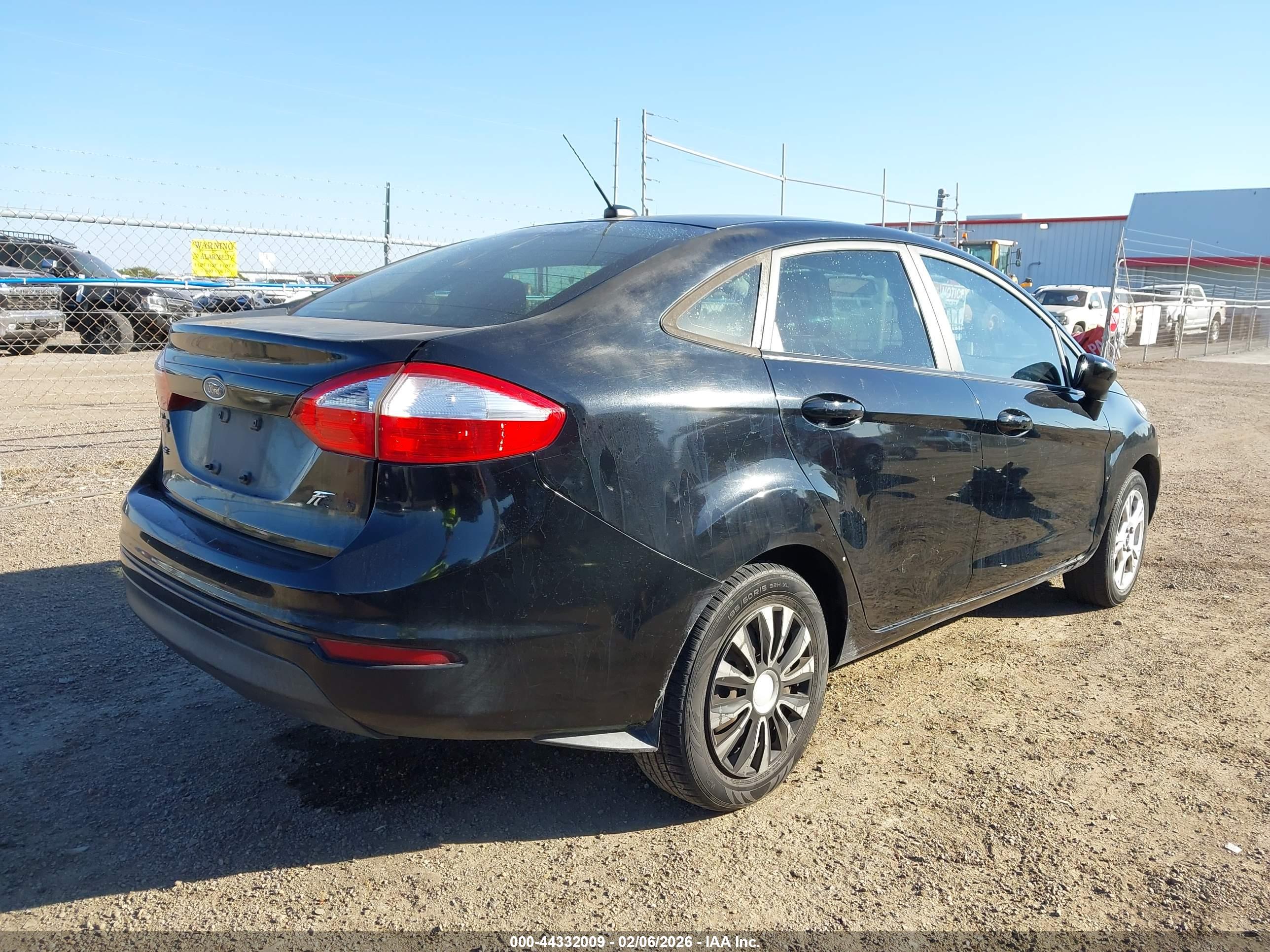 FORD FIESTA image 4