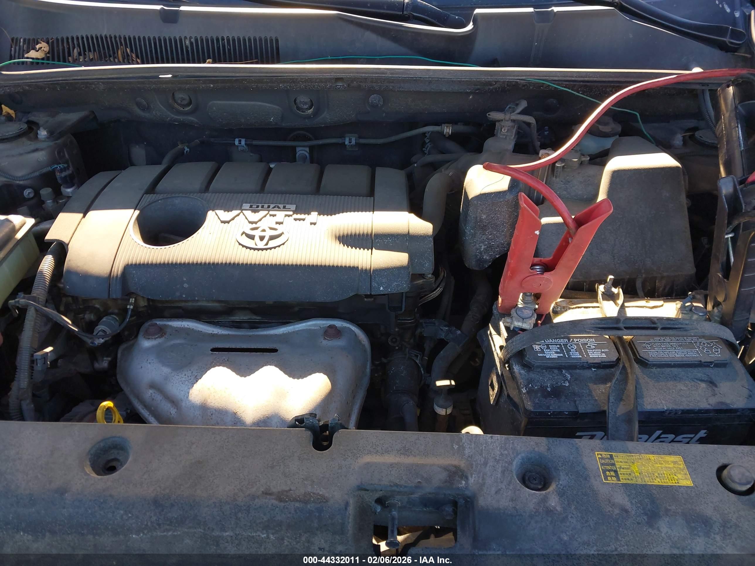 TOYOTA RAV4 image 10