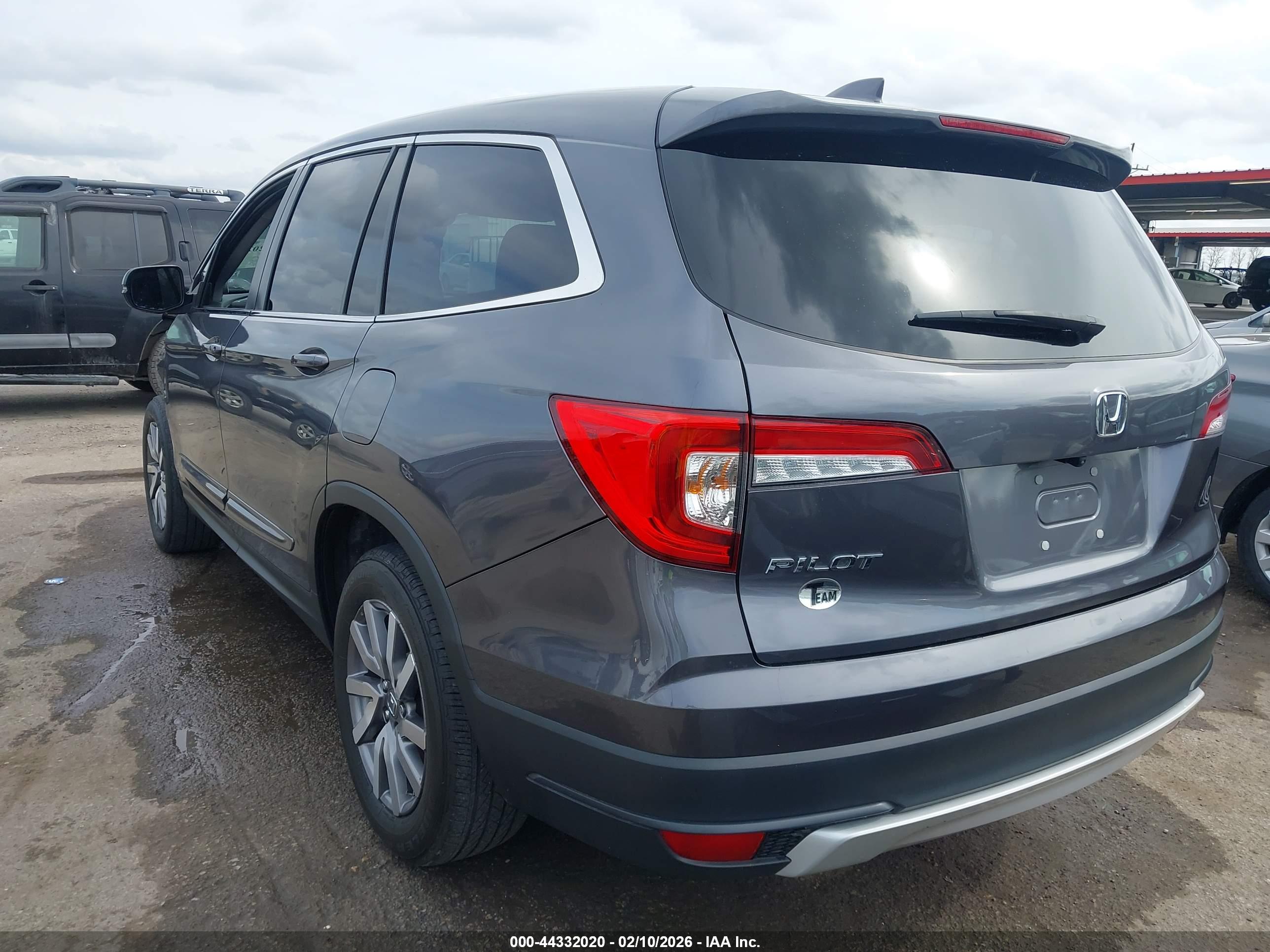 HONDA PILOT image 3