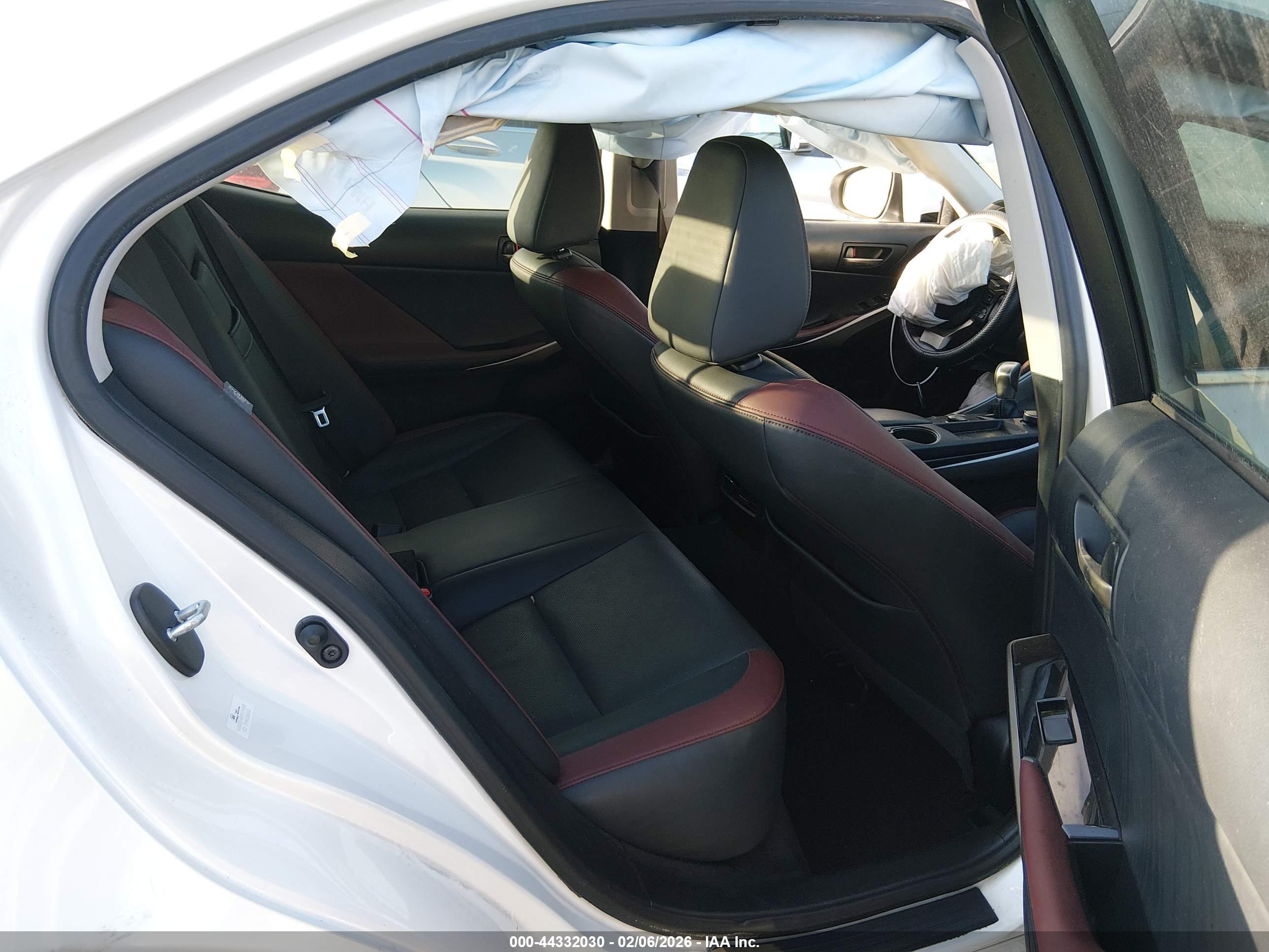 LEXUS IS image 8