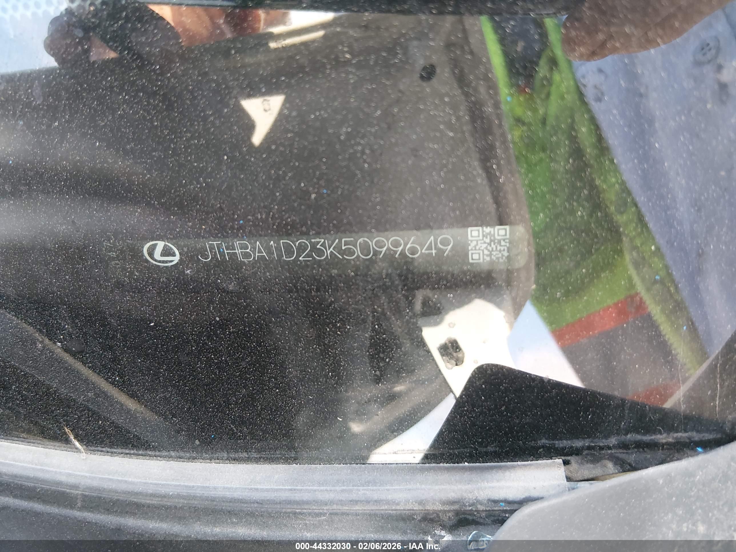 LEXUS IS image 9