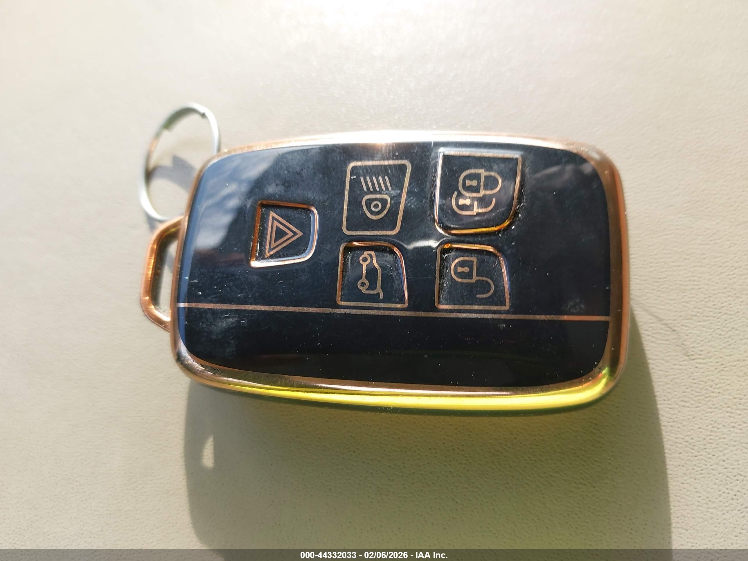 LAND ROVER image 11