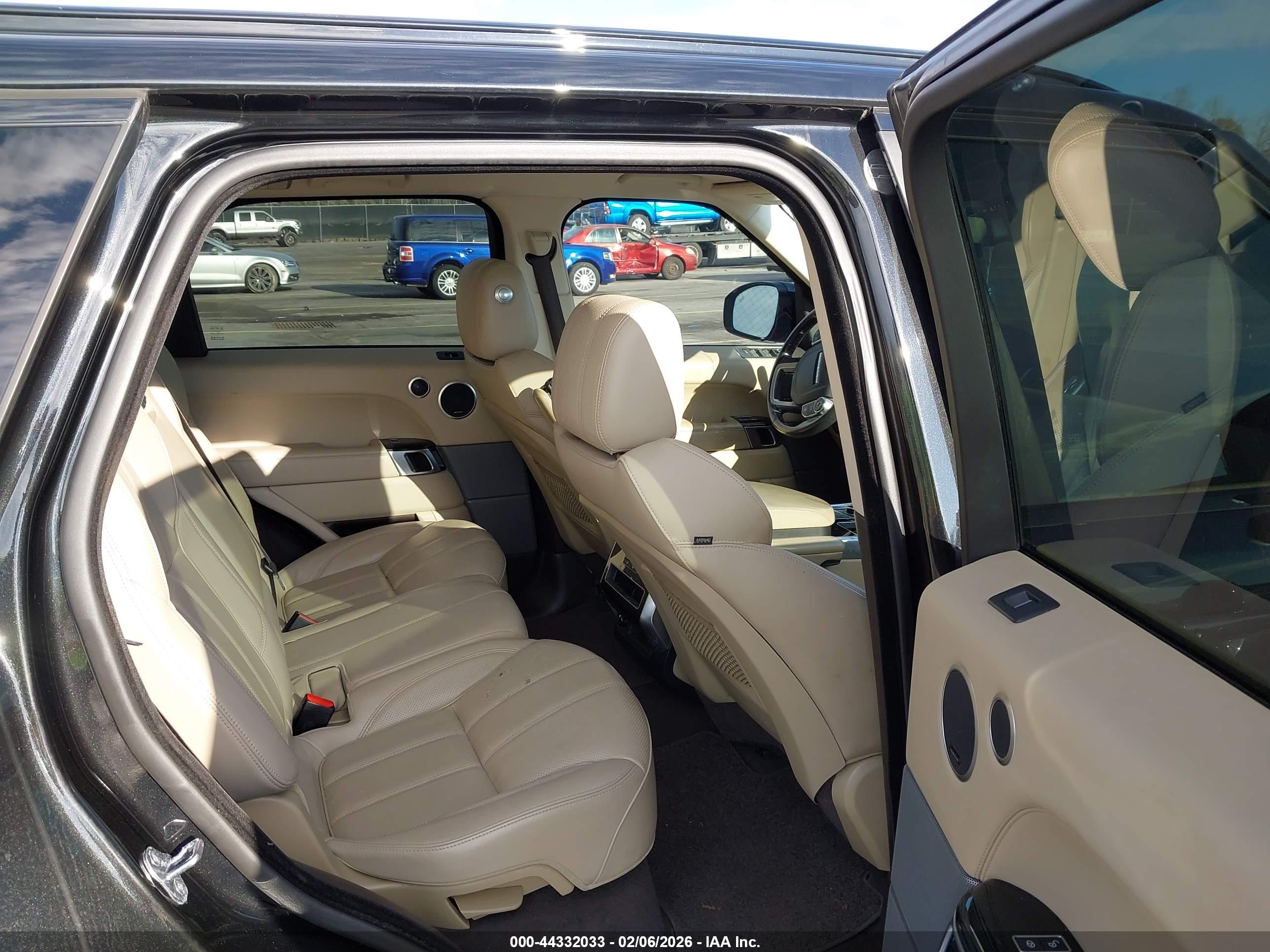 LAND ROVER image 8
