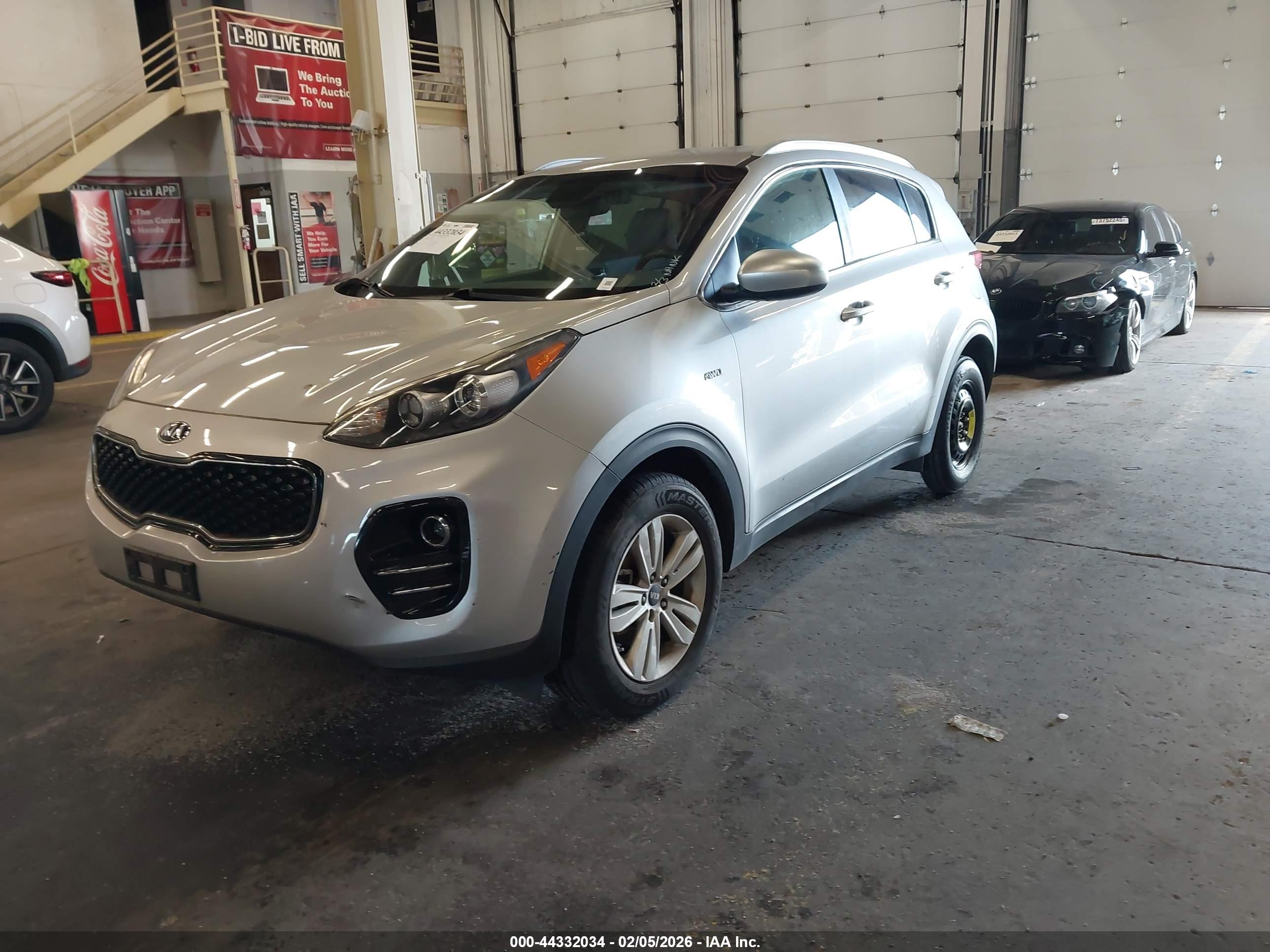 KIA SPORTAGE image 2