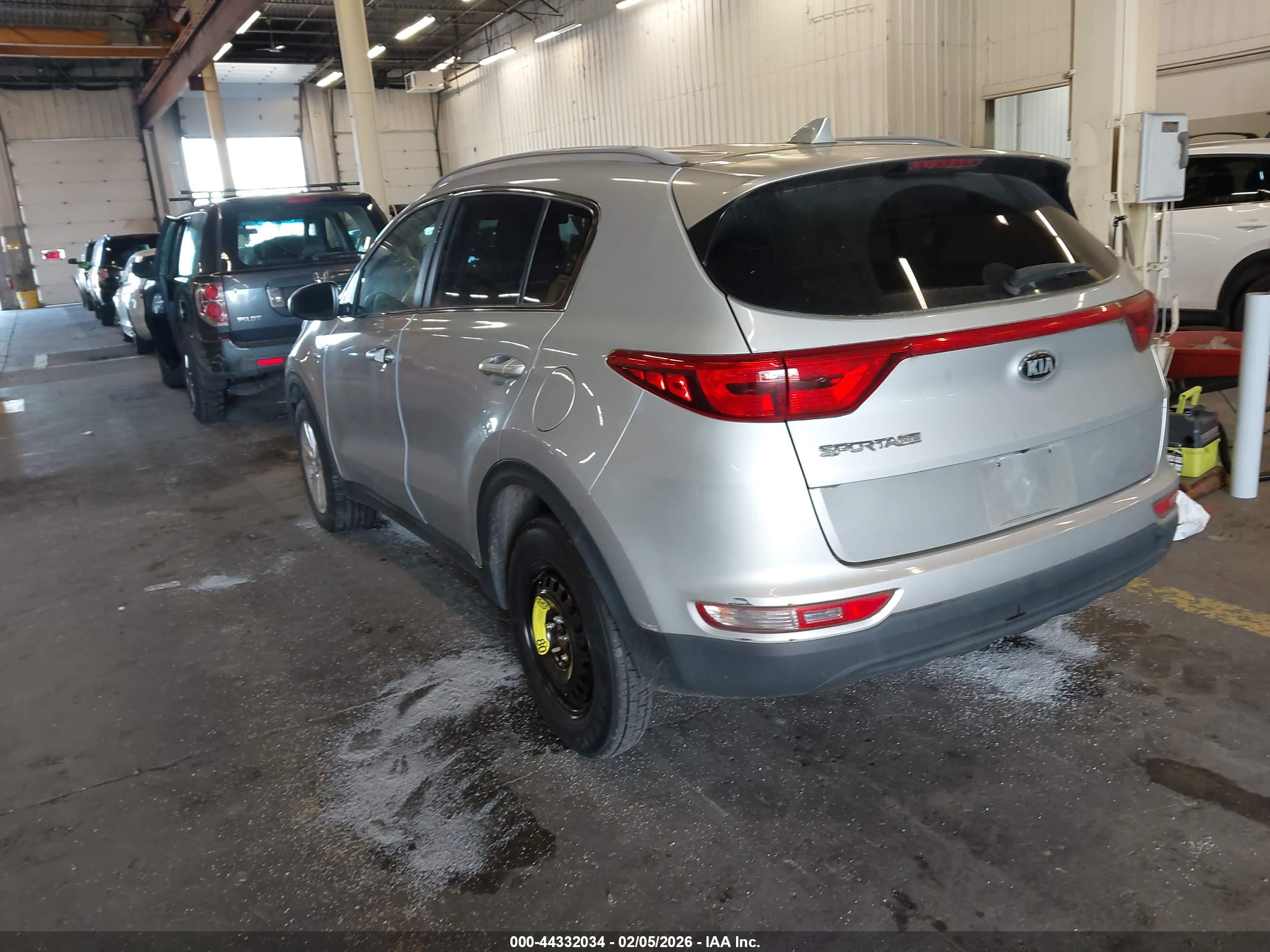KIA SPORTAGE image 3