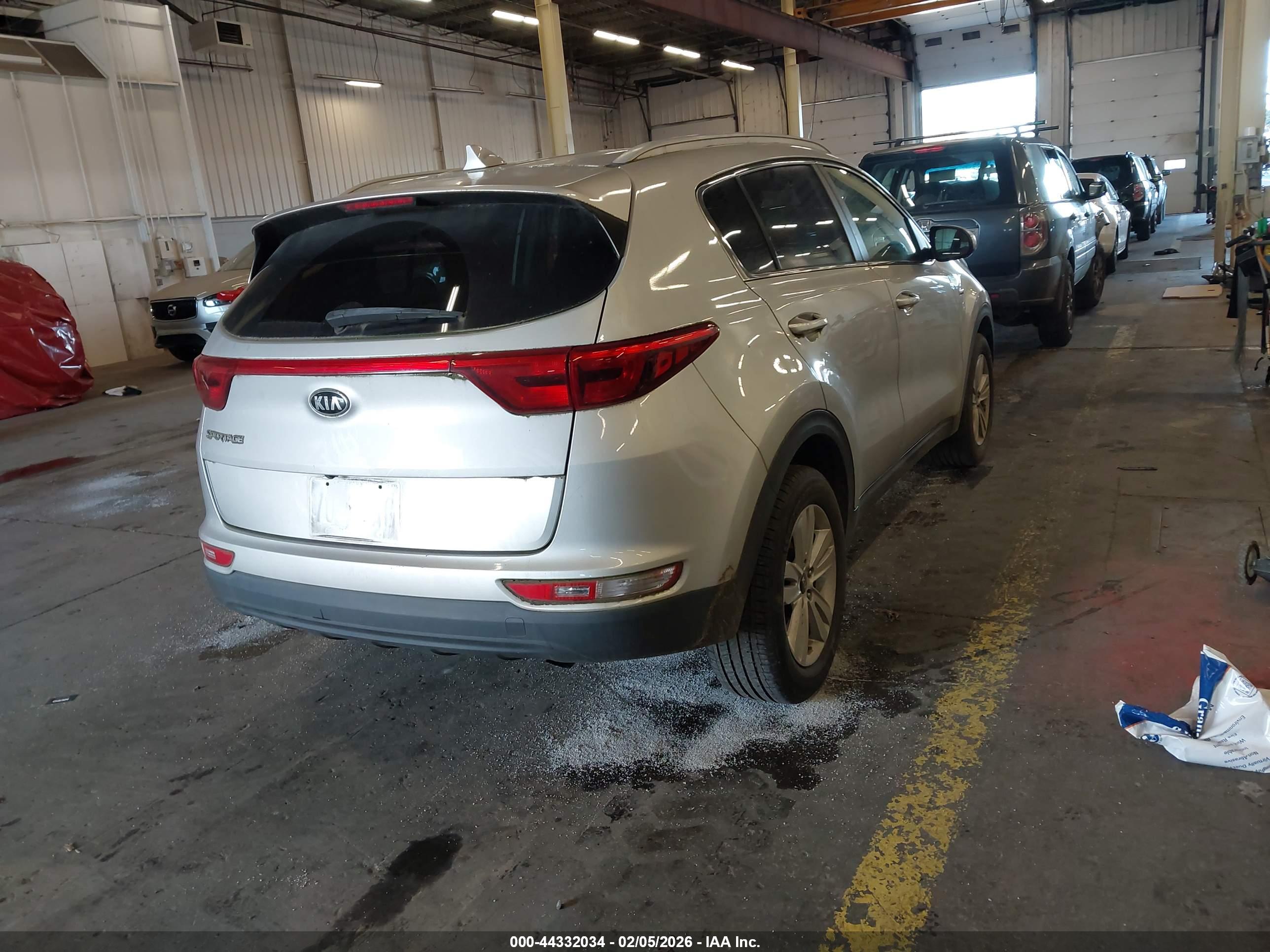 KIA SPORTAGE image 4