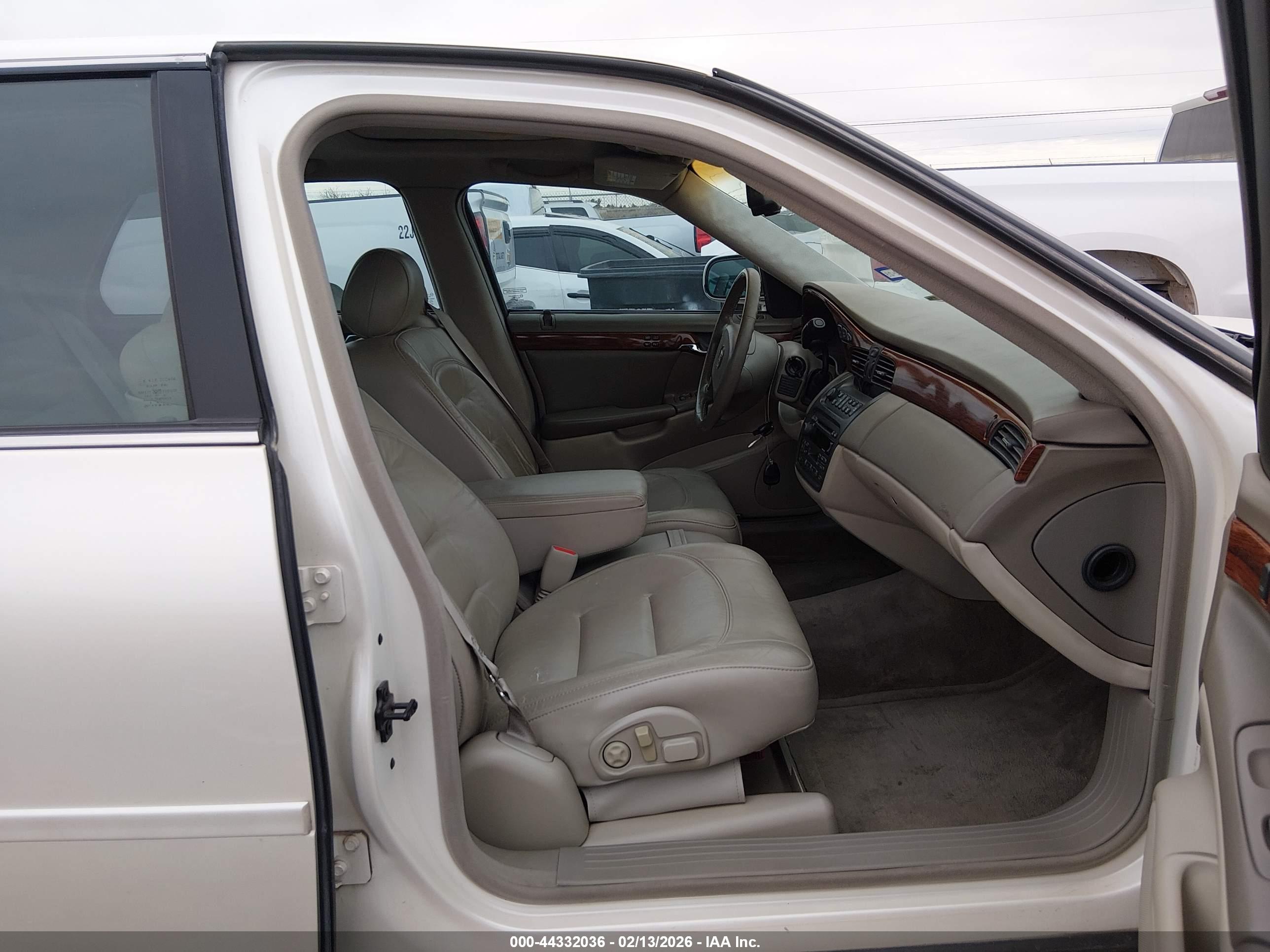 CADILLAC DEVILLE image 5