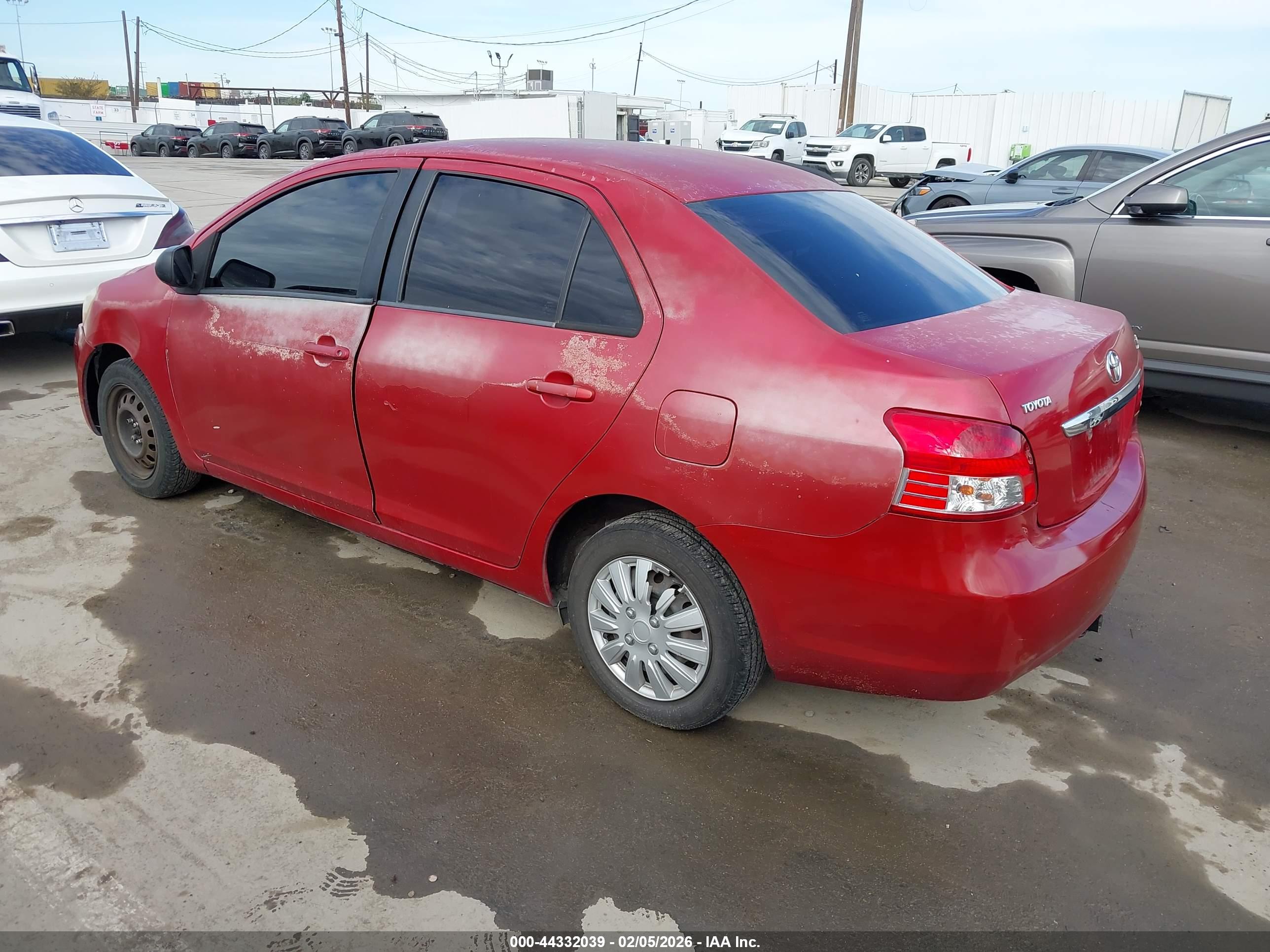 TOYOTA YARIS image 3