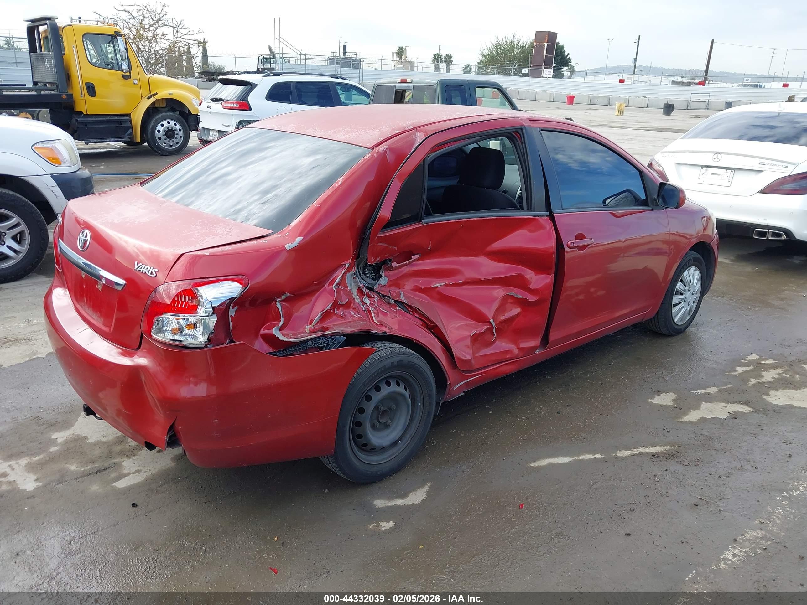 TOYOTA YARIS image 4