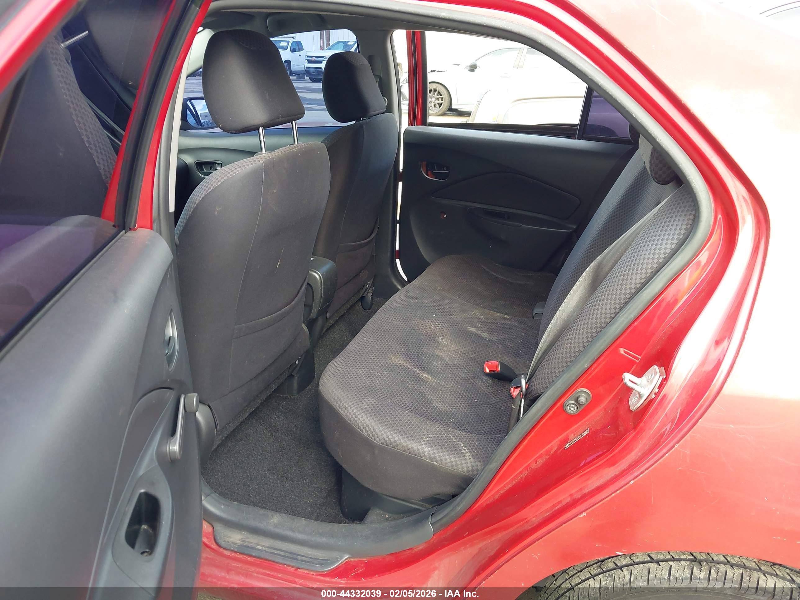 TOYOTA YARIS image 8