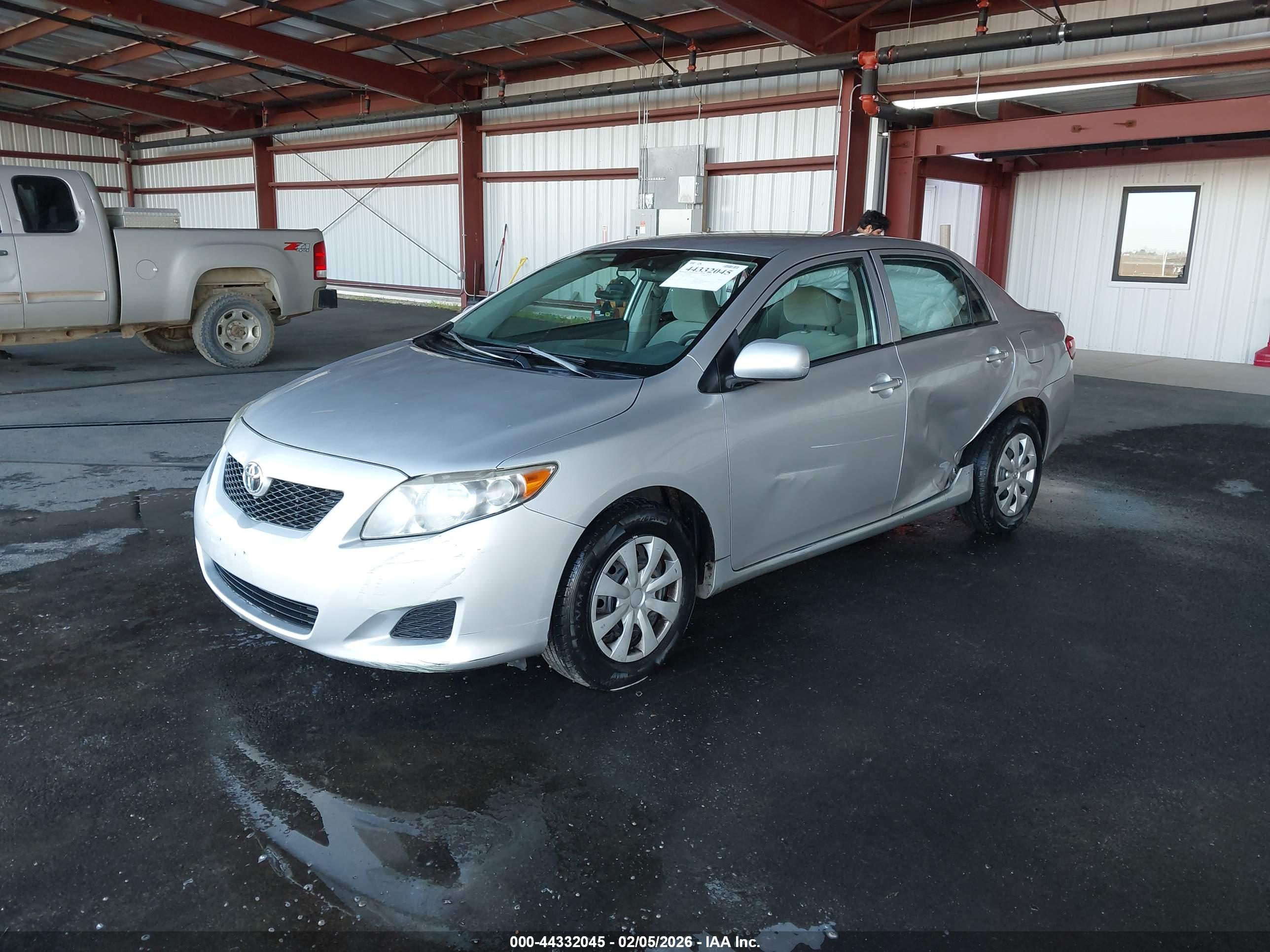 TOYOTA COROLLA image 2