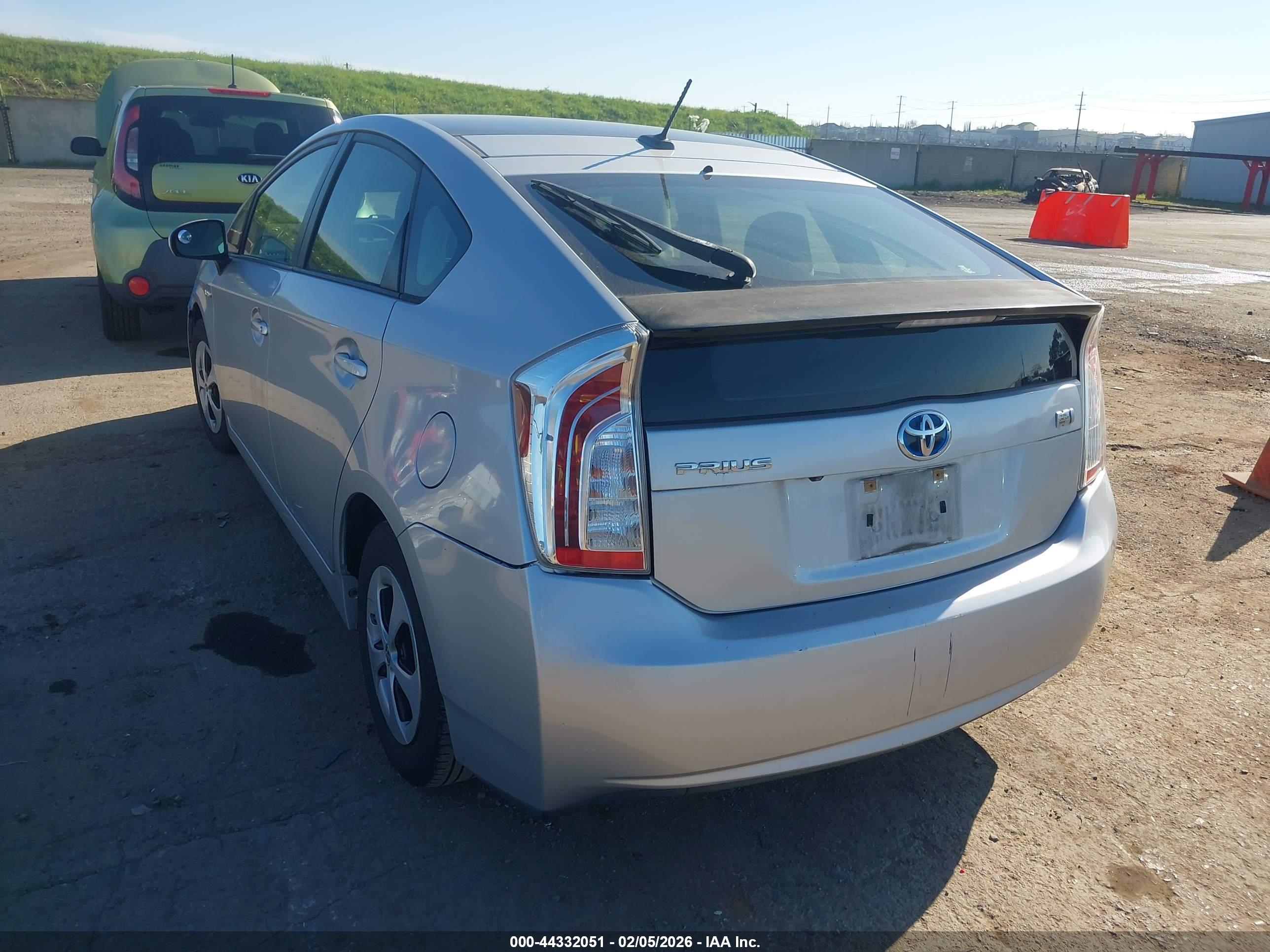 TOYOTA PRIUS image 3
