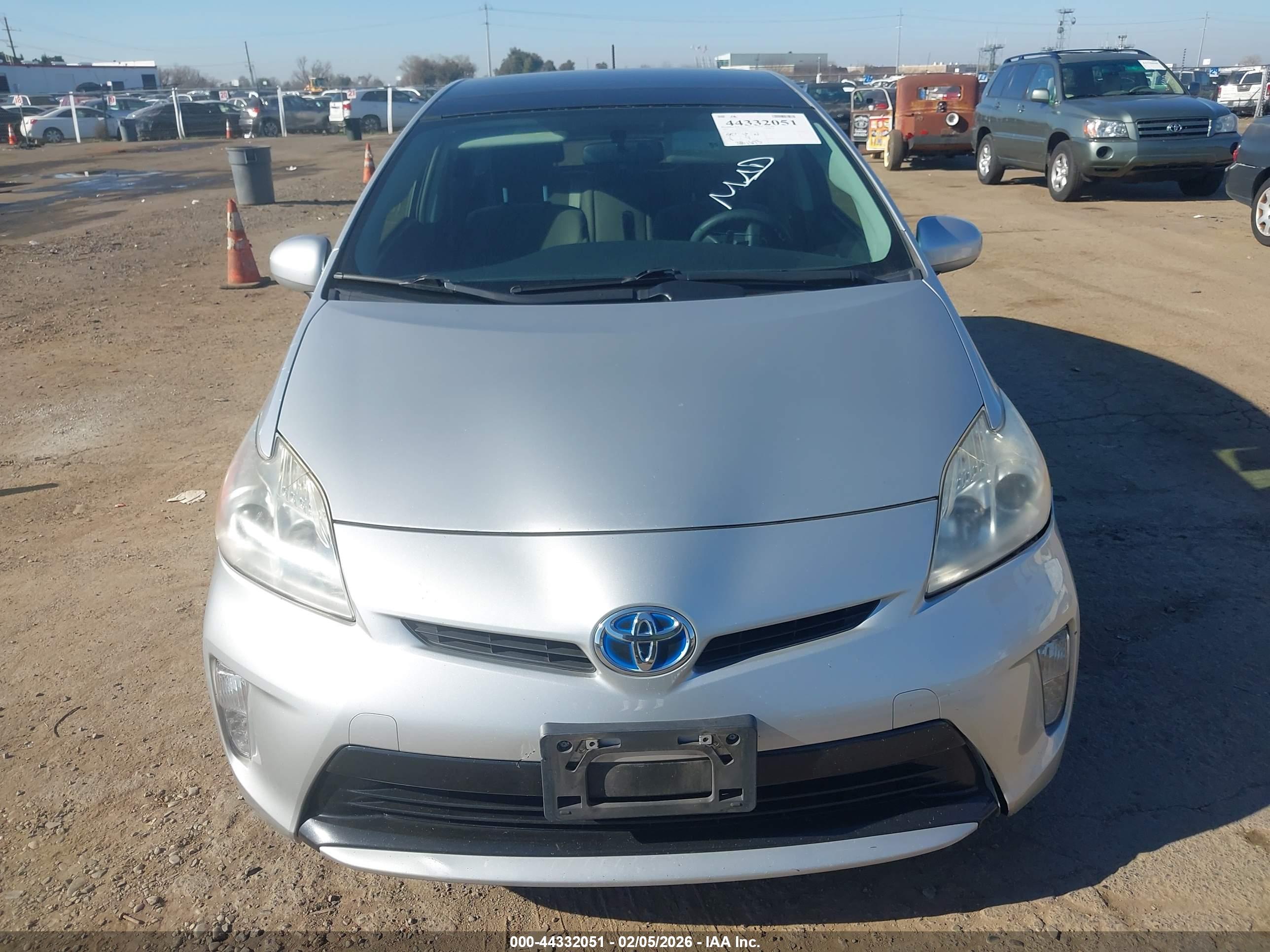 TOYOTA PRIUS image 6