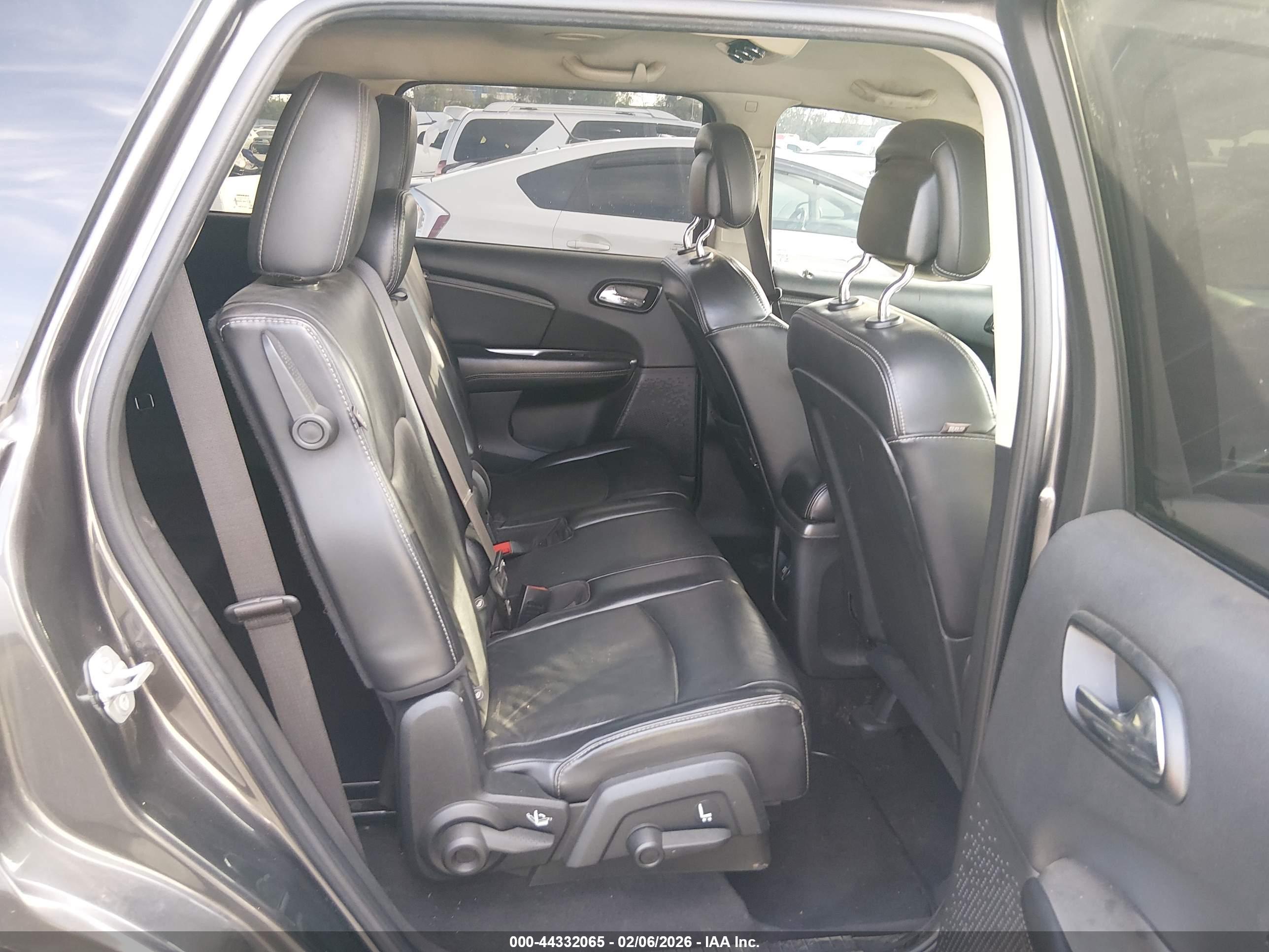 DODGE JOURNEY image 8