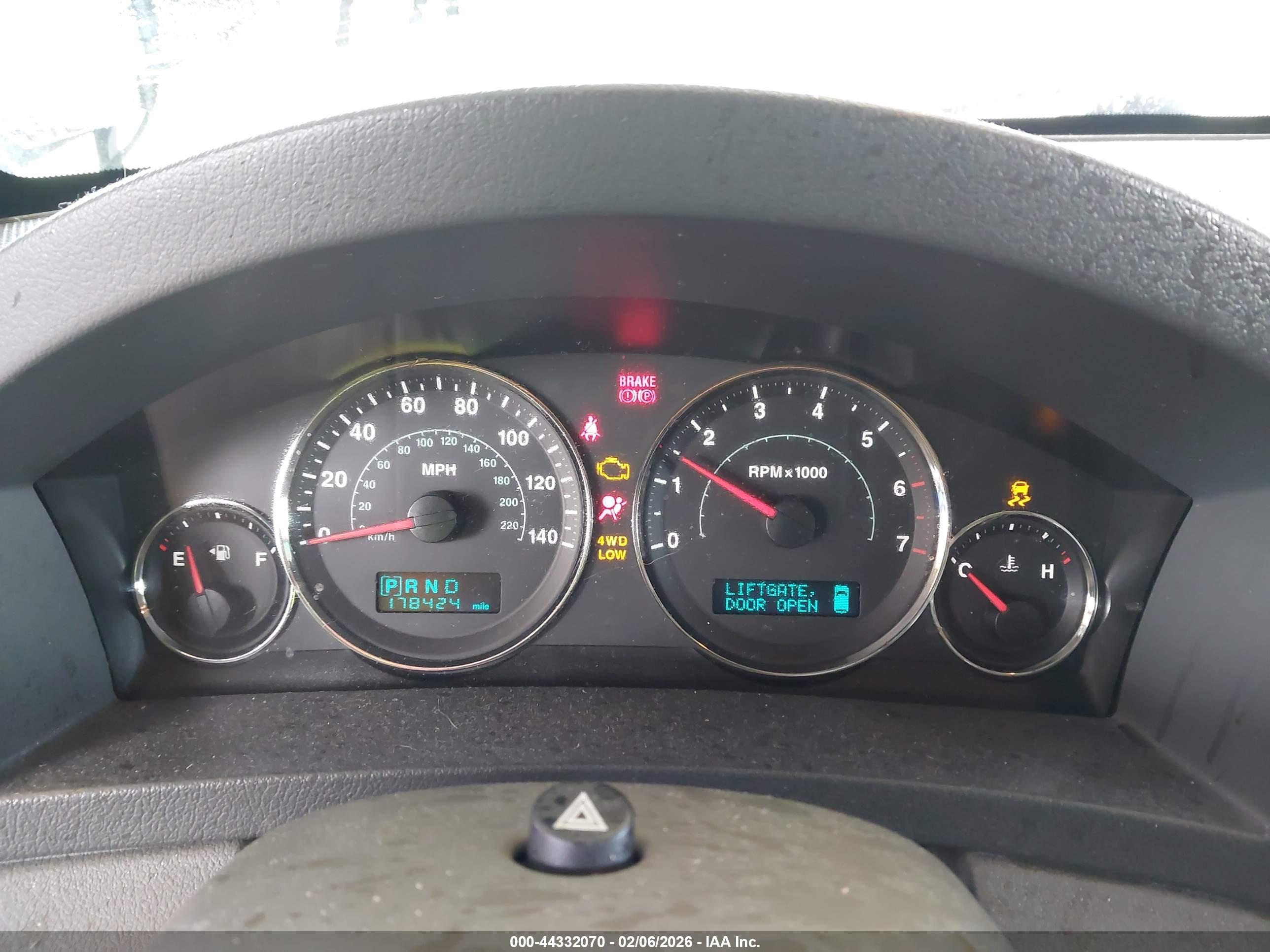 JEEP GRAND image 7