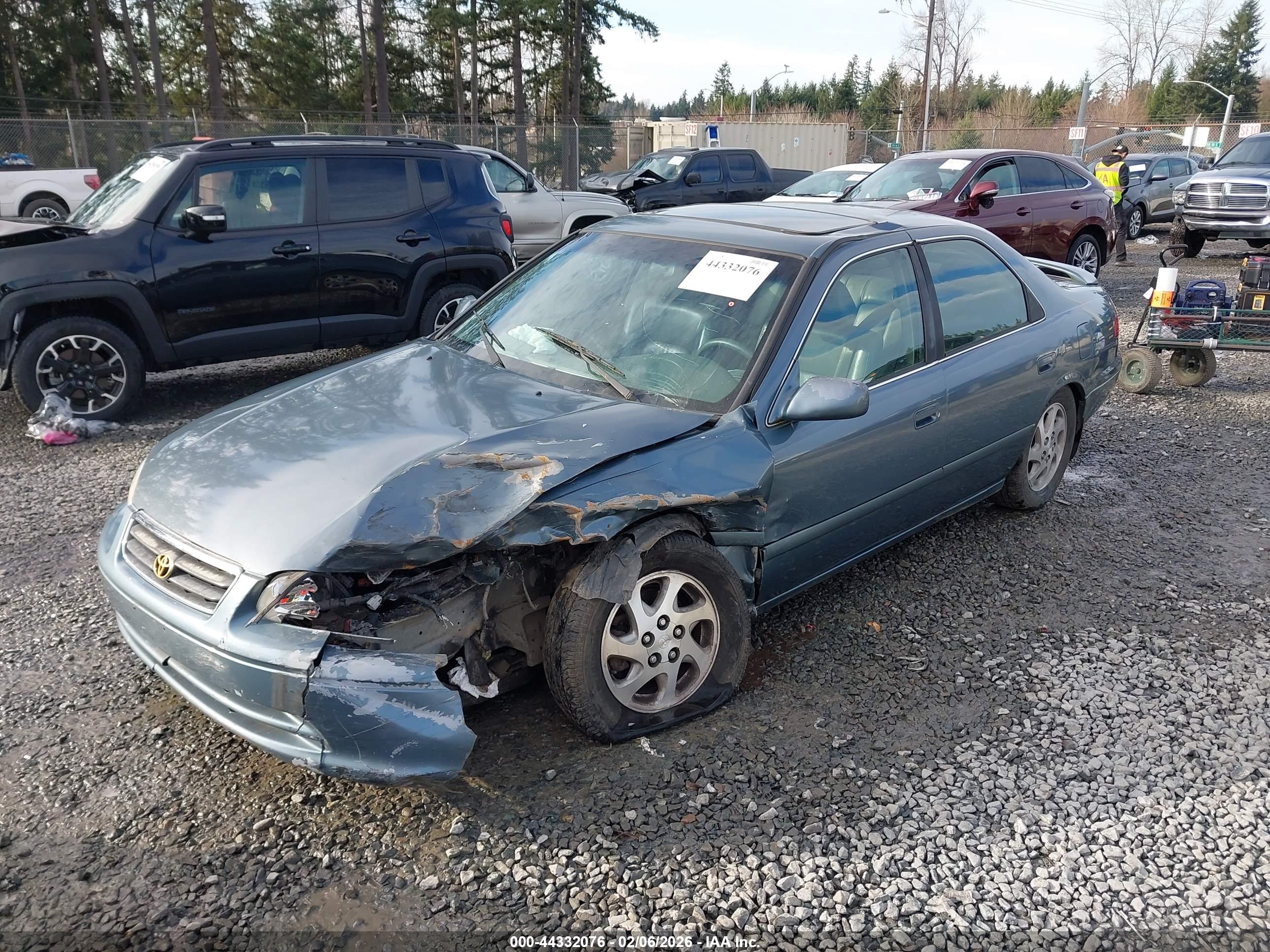 TOYOTA CAMRY image 2