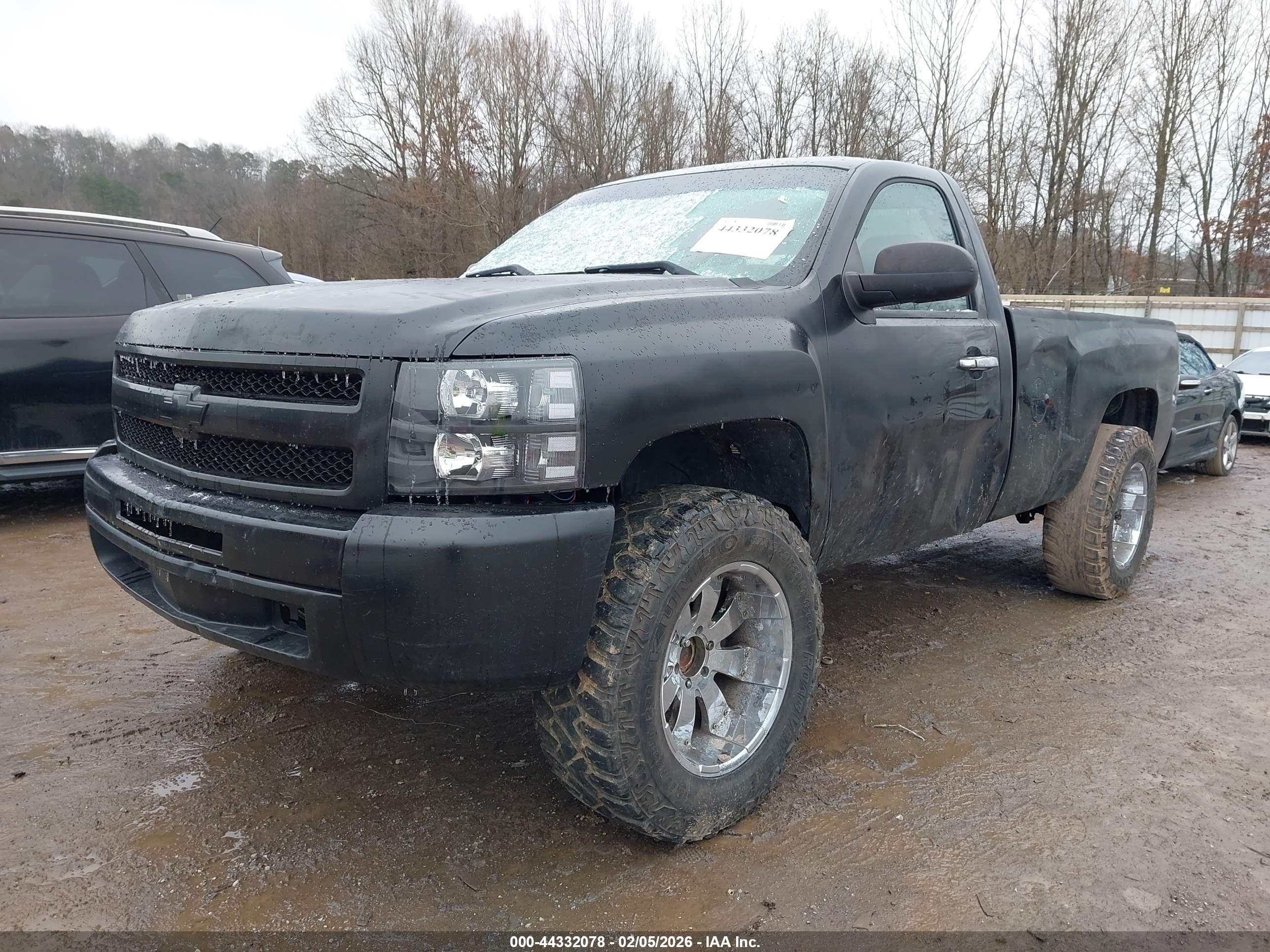 CHEVROLET SILVERADO image 2