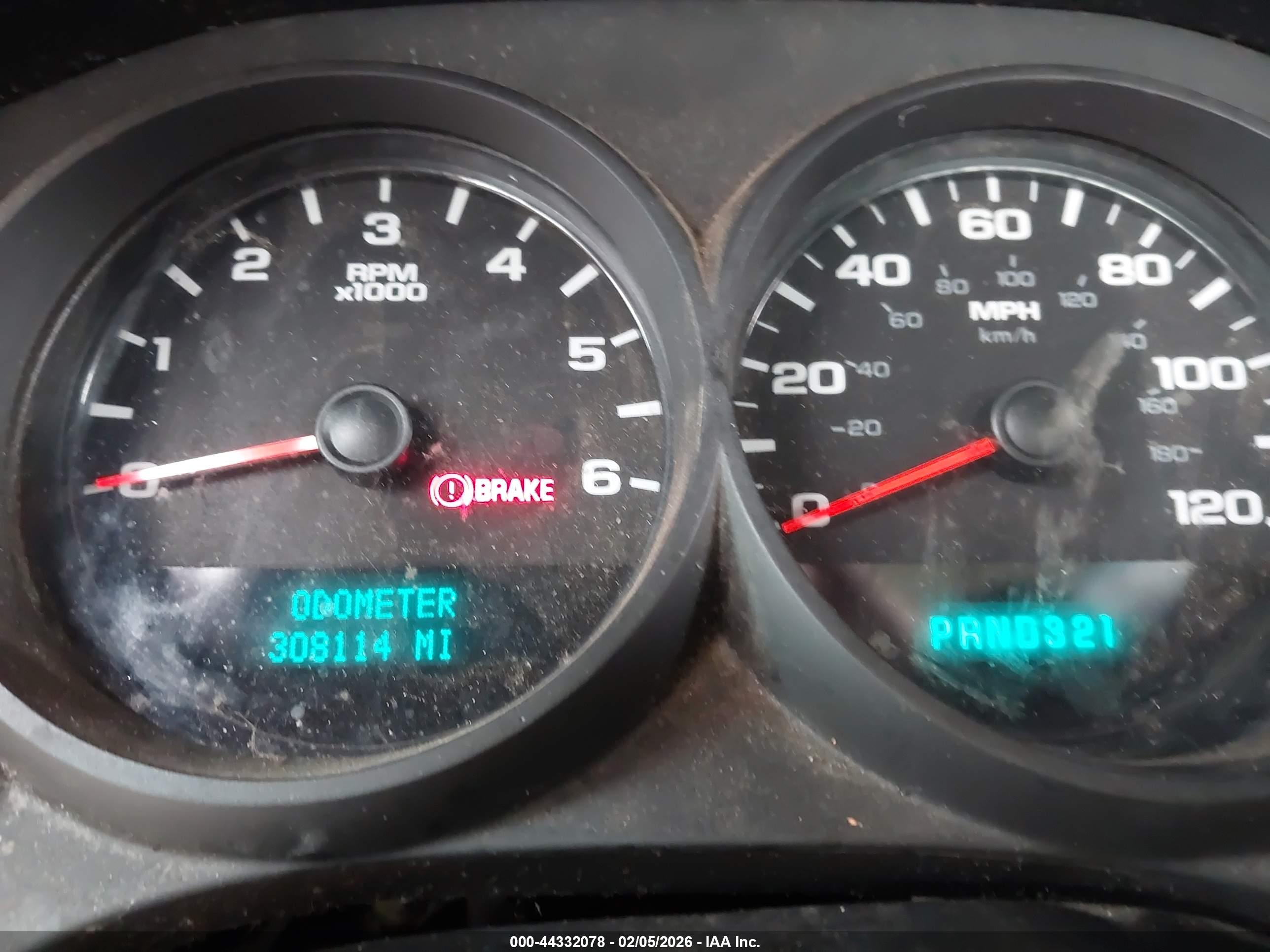 CHEVROLET SILVERADO image 7