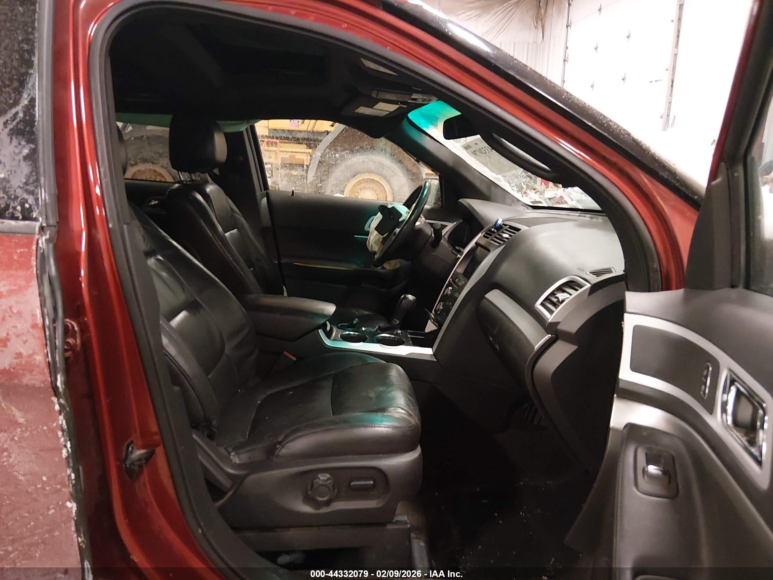 FORD EXPLORER image 5