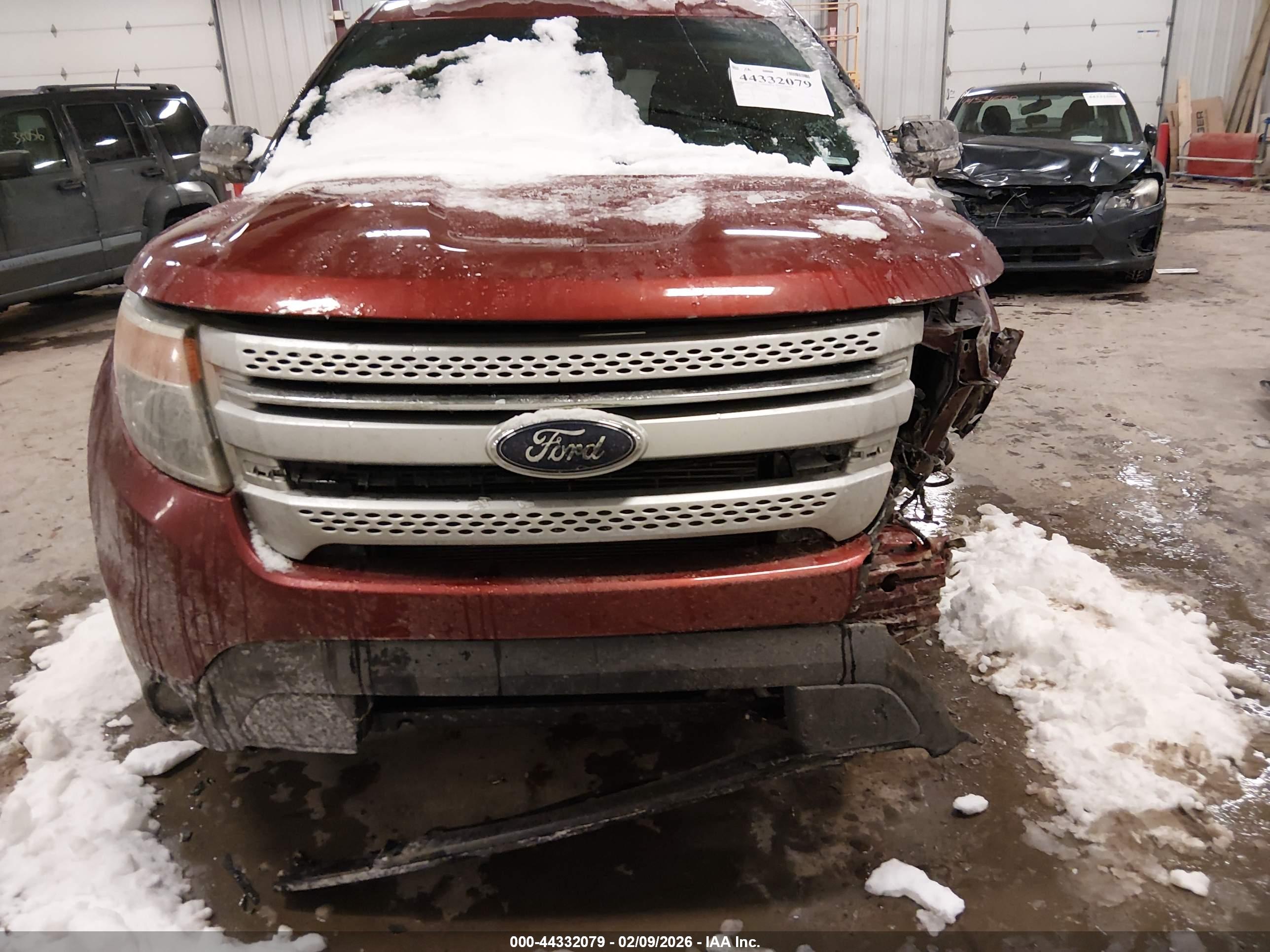 FORD EXPLORER image 6