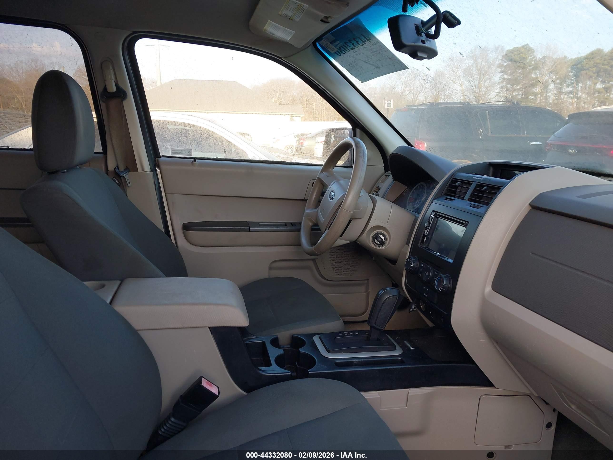 FORD ESCAPE image 5