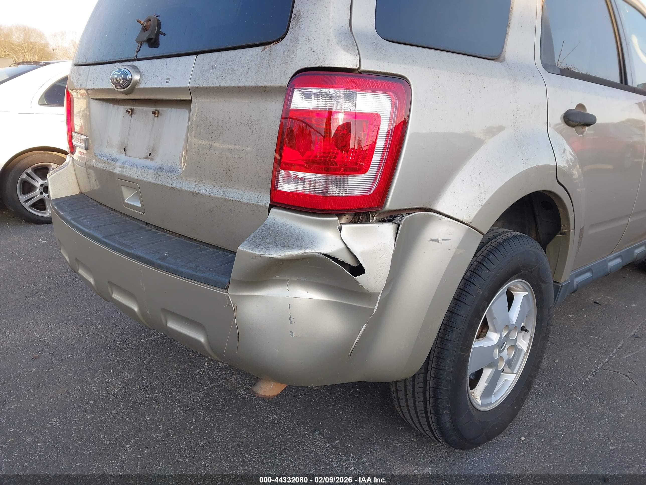 FORD ESCAPE image 6