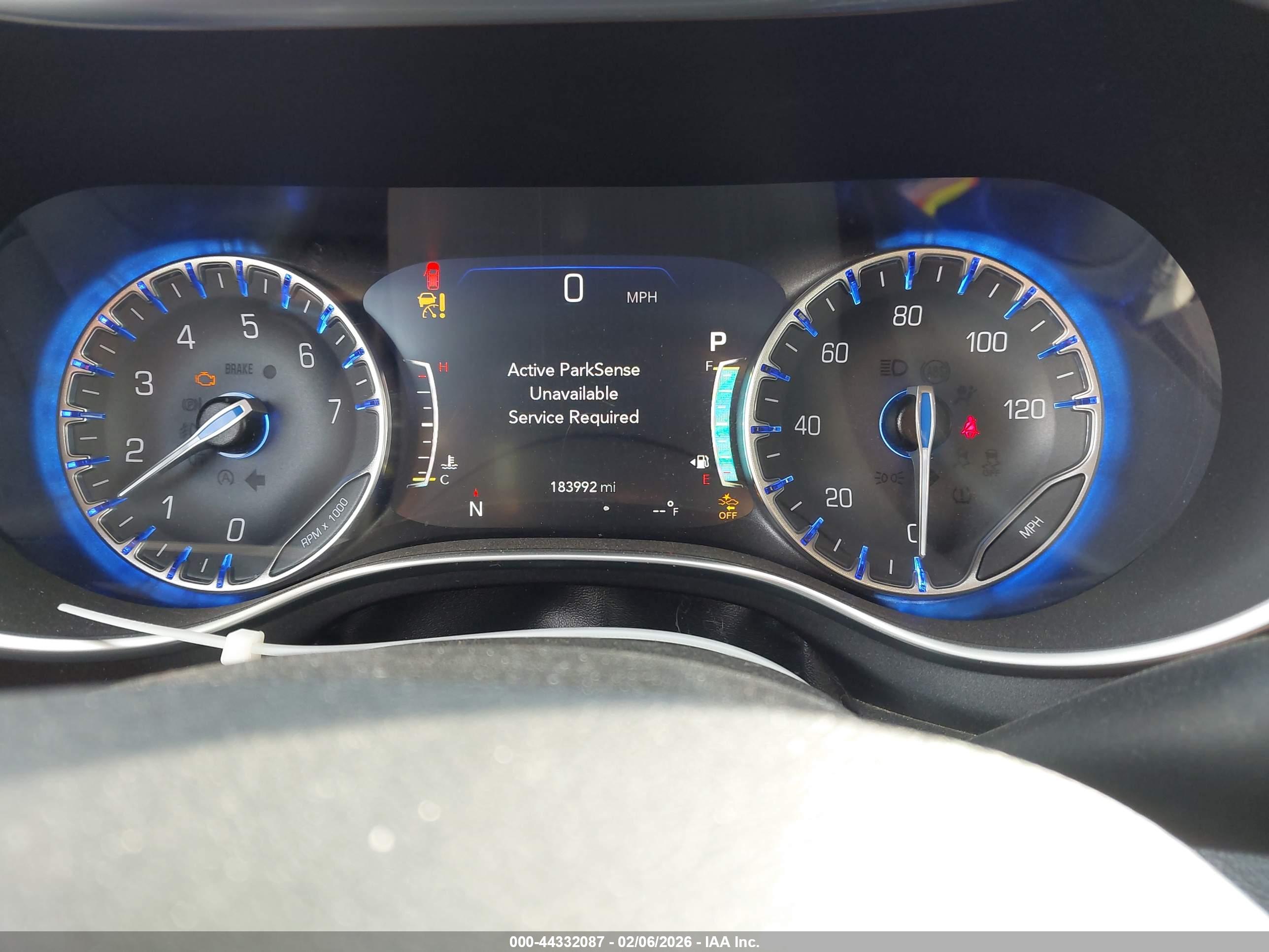 CHRYSLER PACIFICA image 7