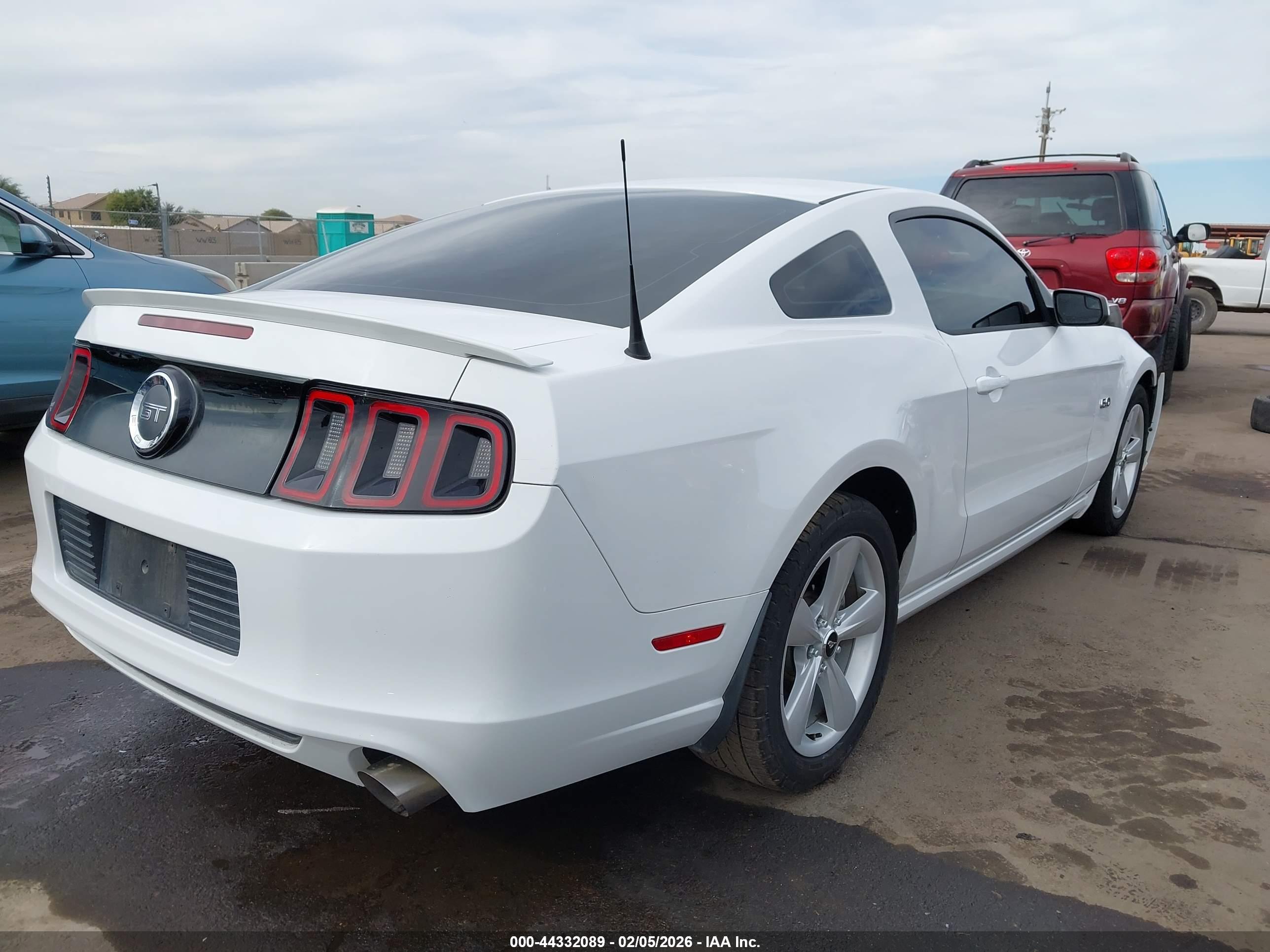FORD MUSTANG image 4