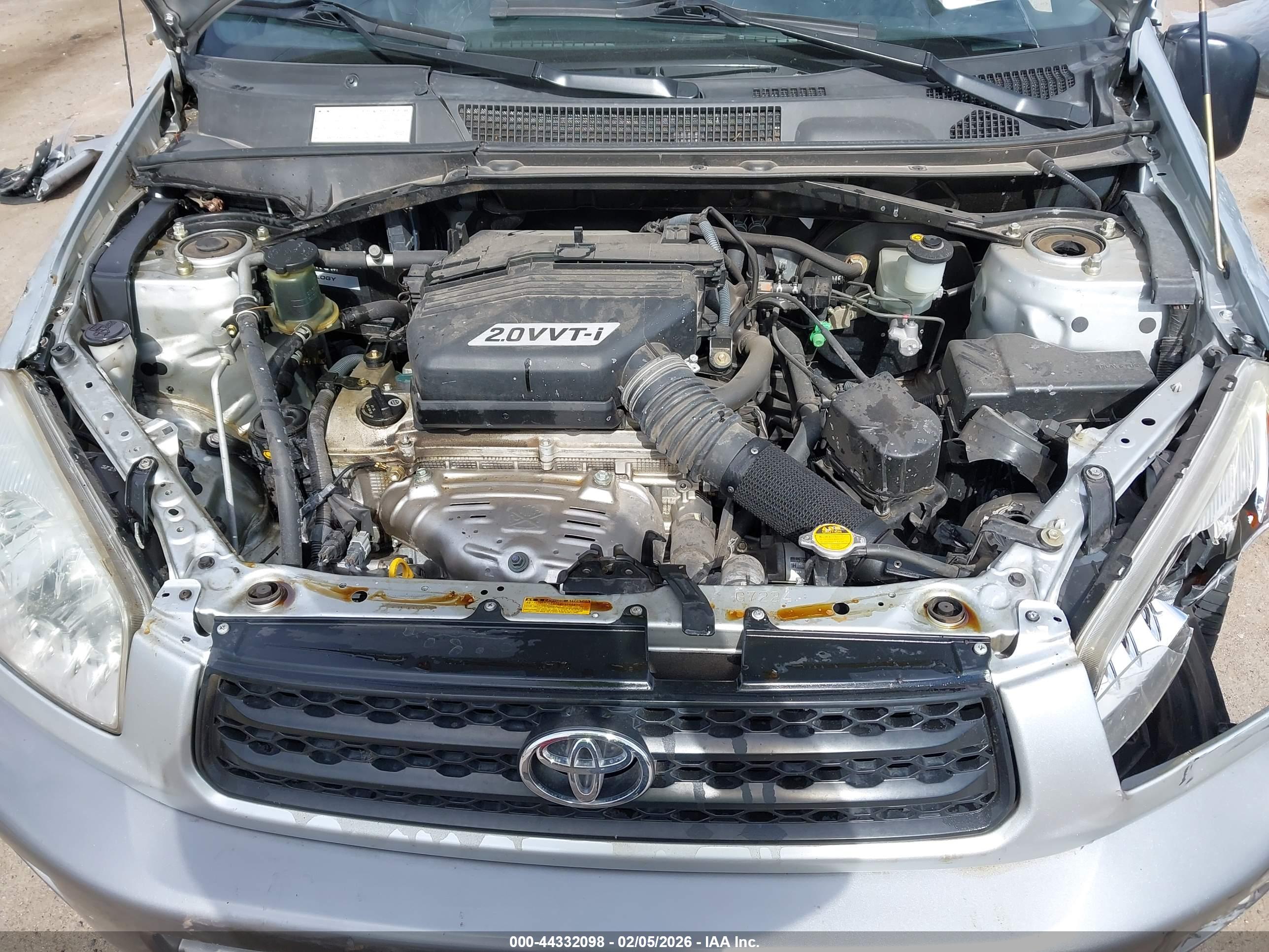 TOYOTA RAV4 image 10