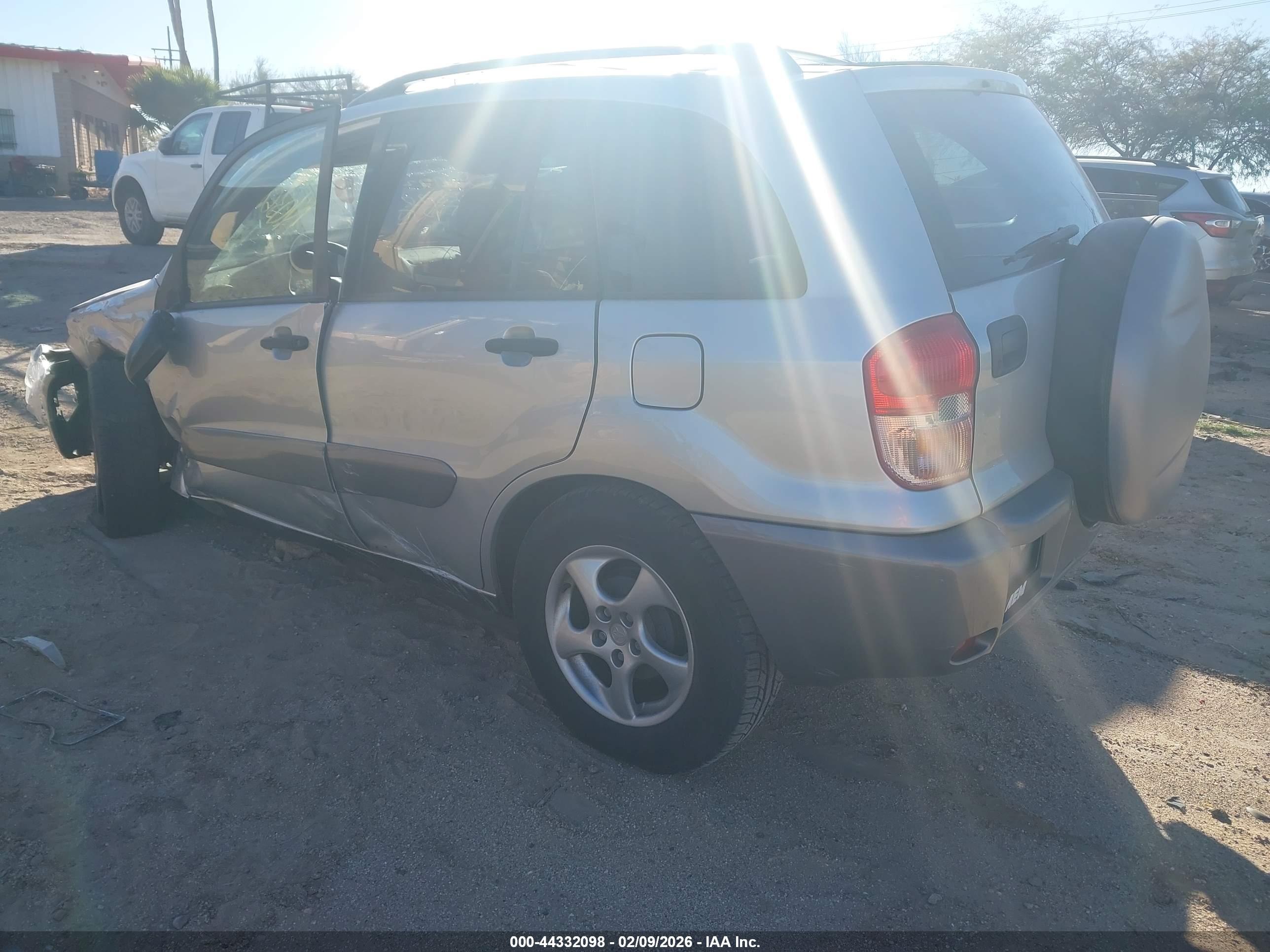 TOYOTA RAV4 image 3