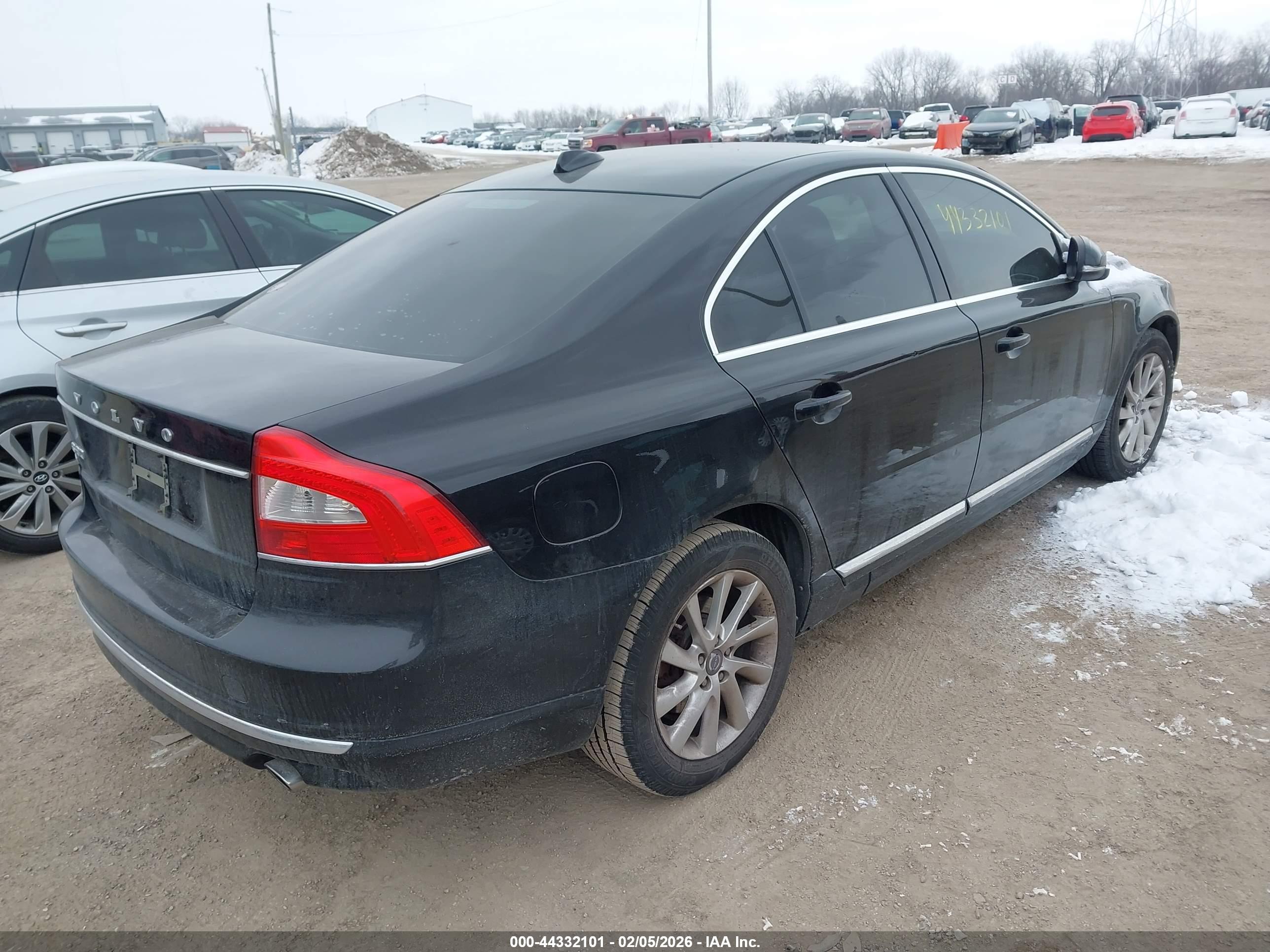 VOLVO S80 image 4