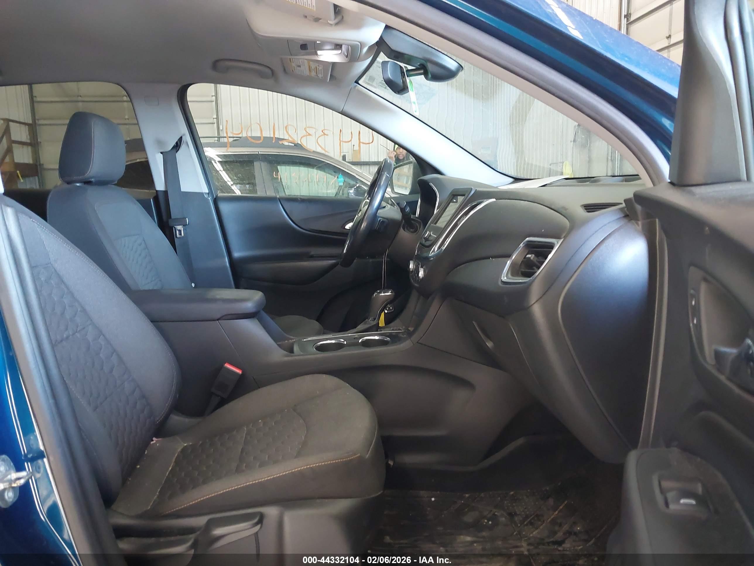 CHEVROLET EQUINOX image 5