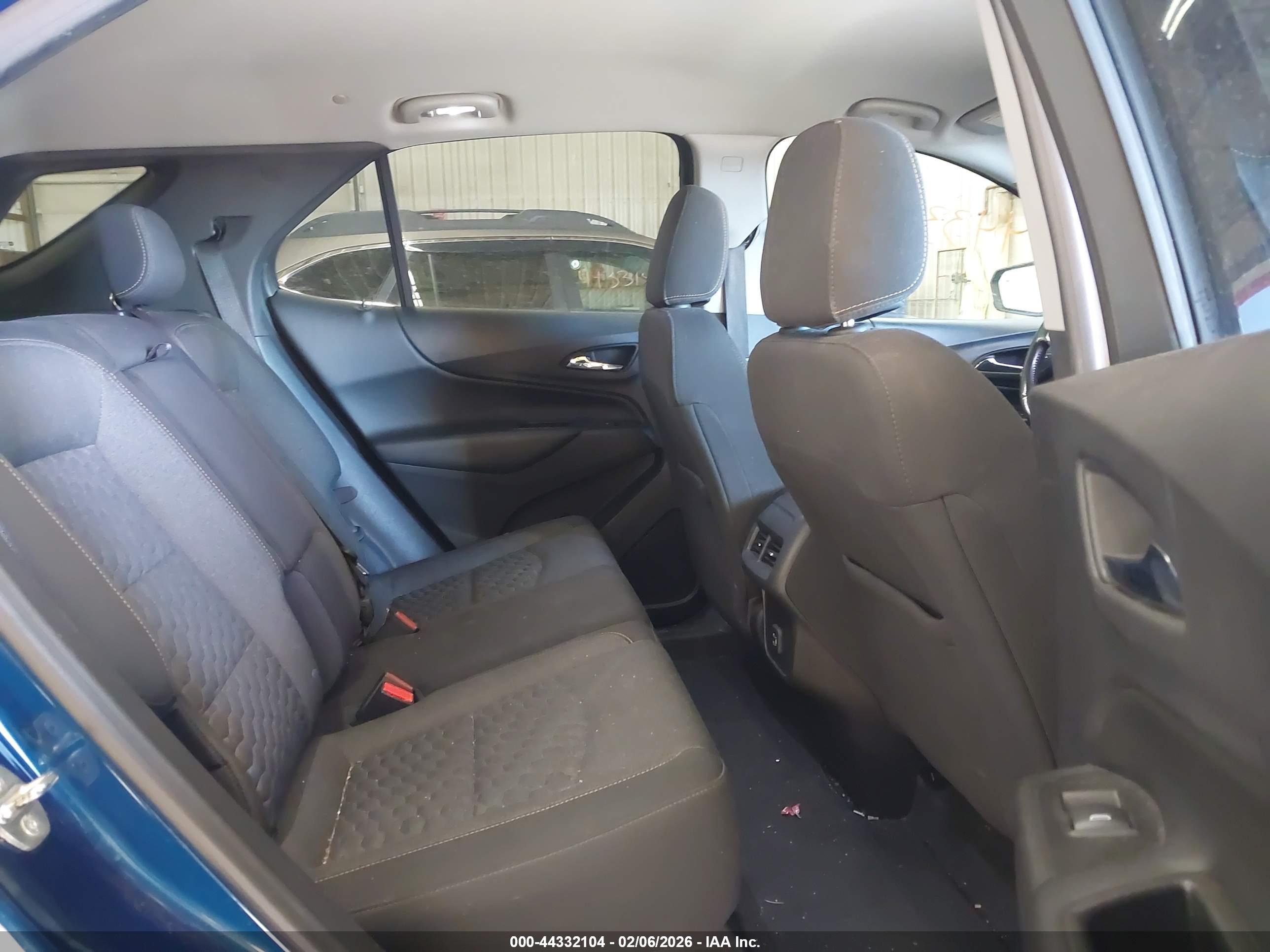 CHEVROLET EQUINOX image 8