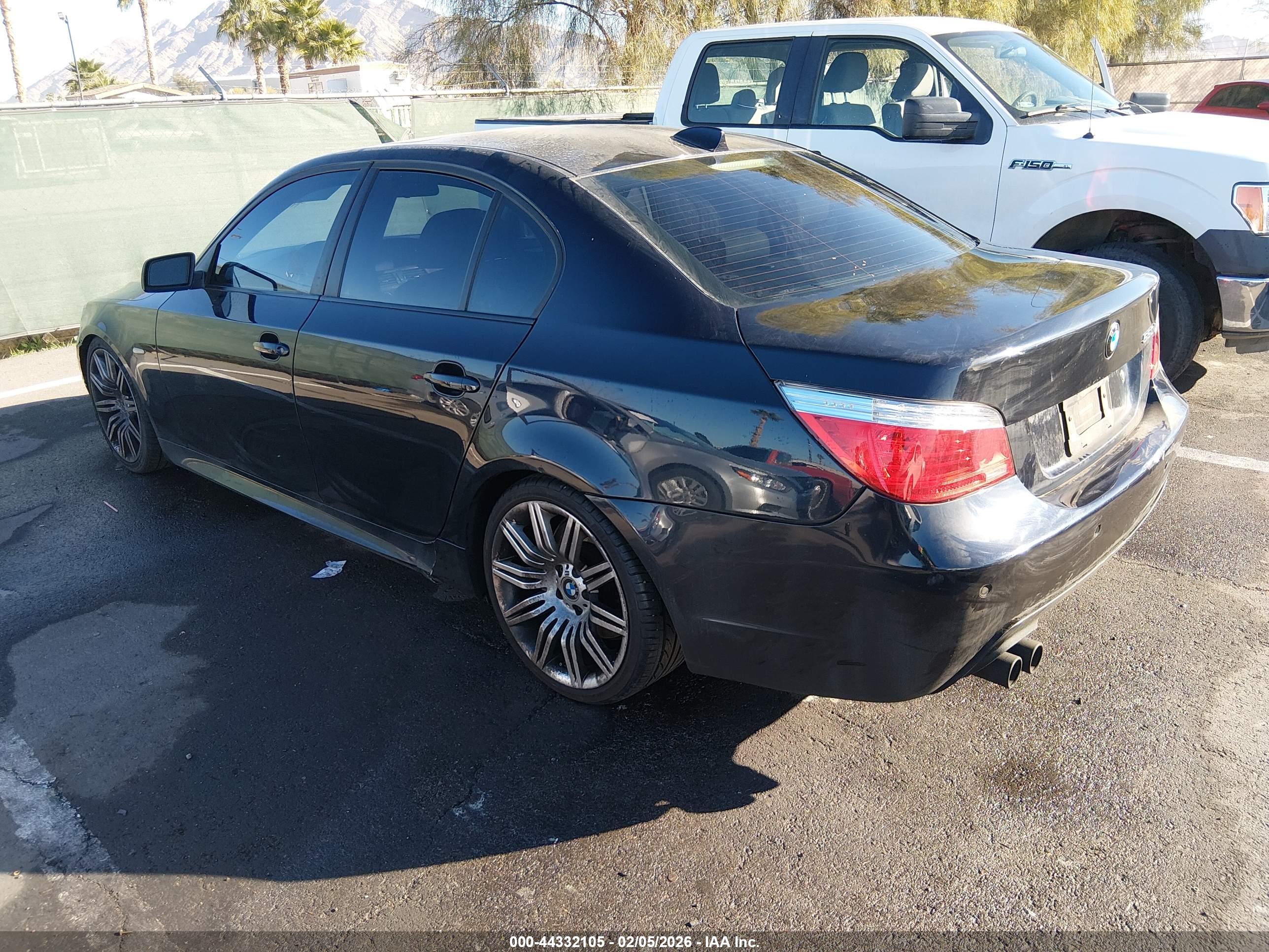 BMW 550I image 3