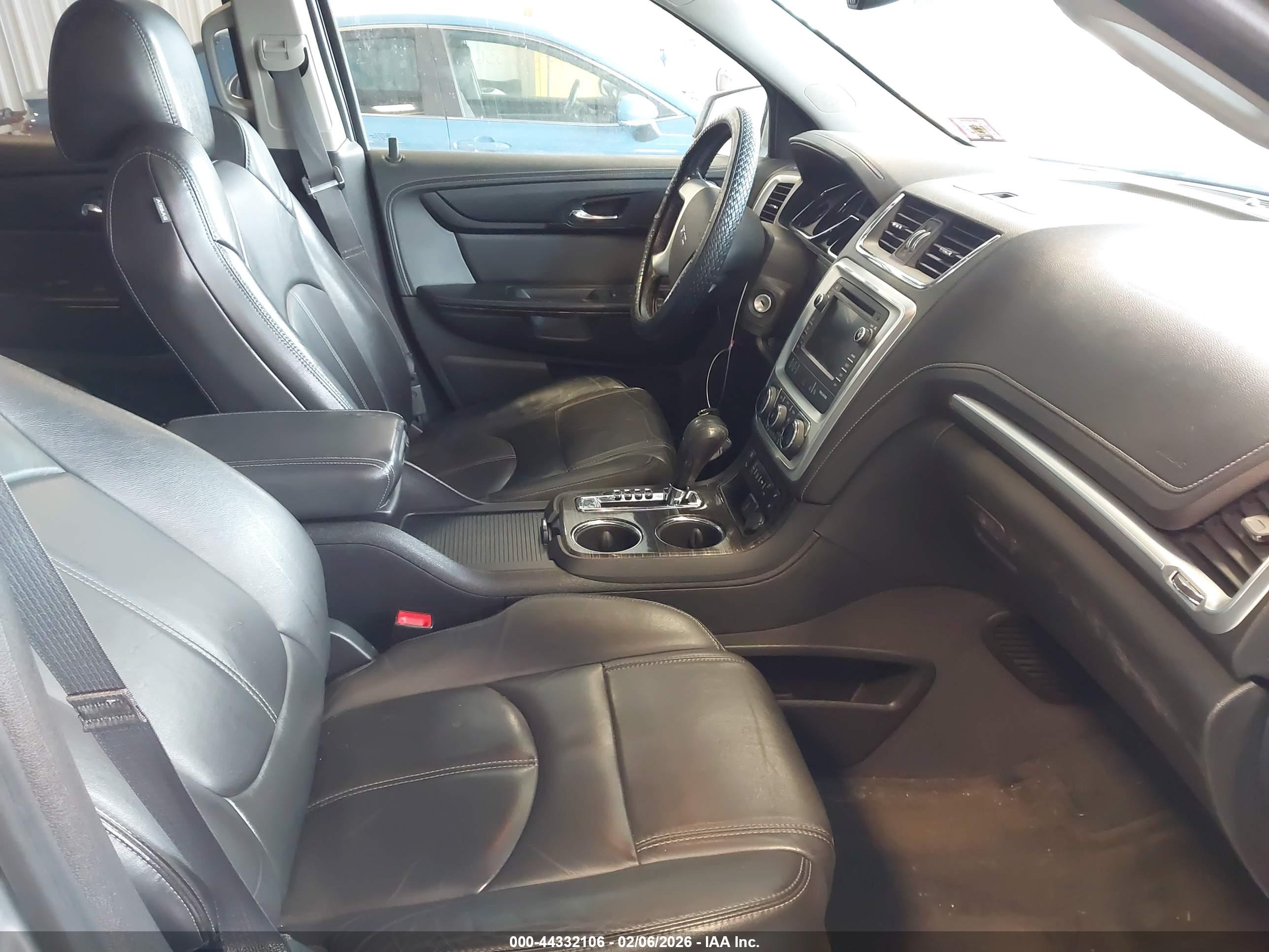GMC ACADIA image 5