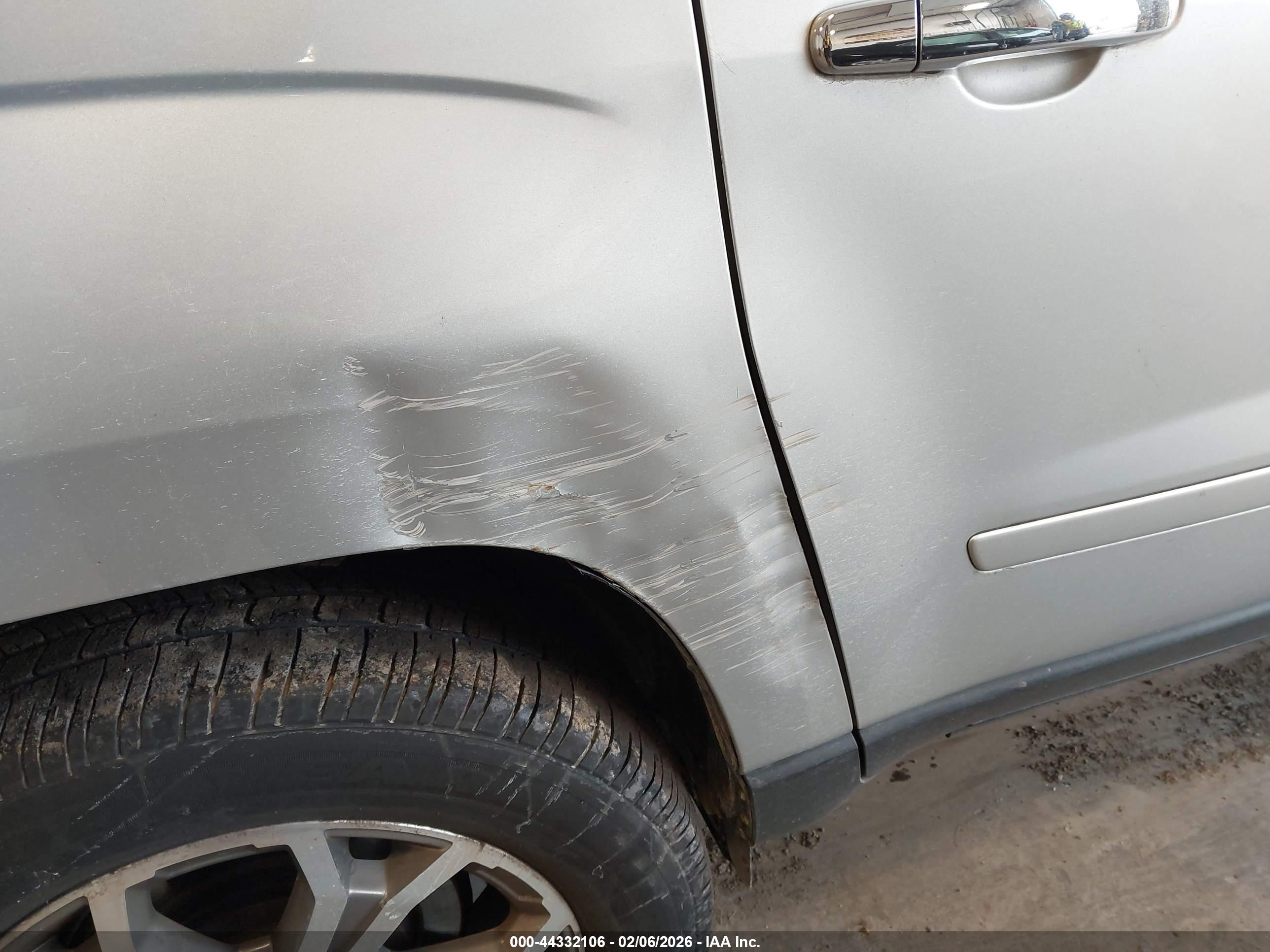 GMC ACADIA image 6