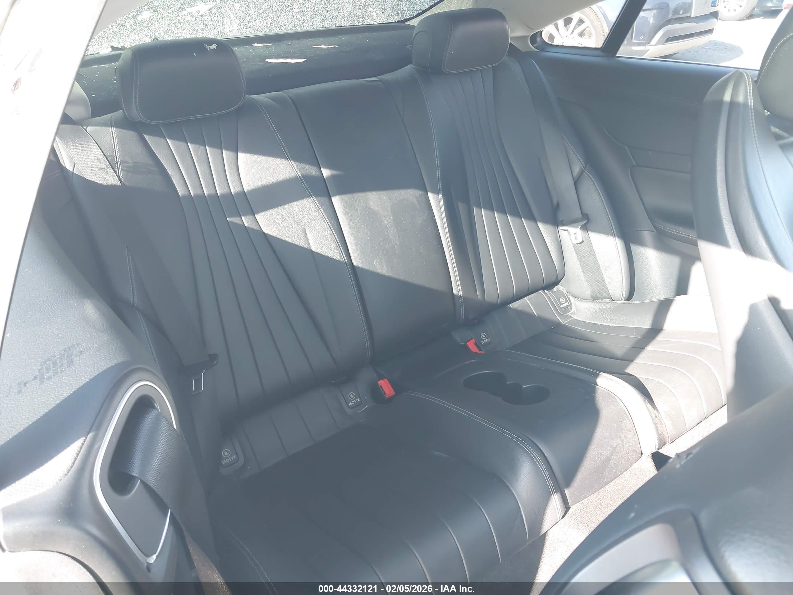 MERCEDES-BENZ E image 8