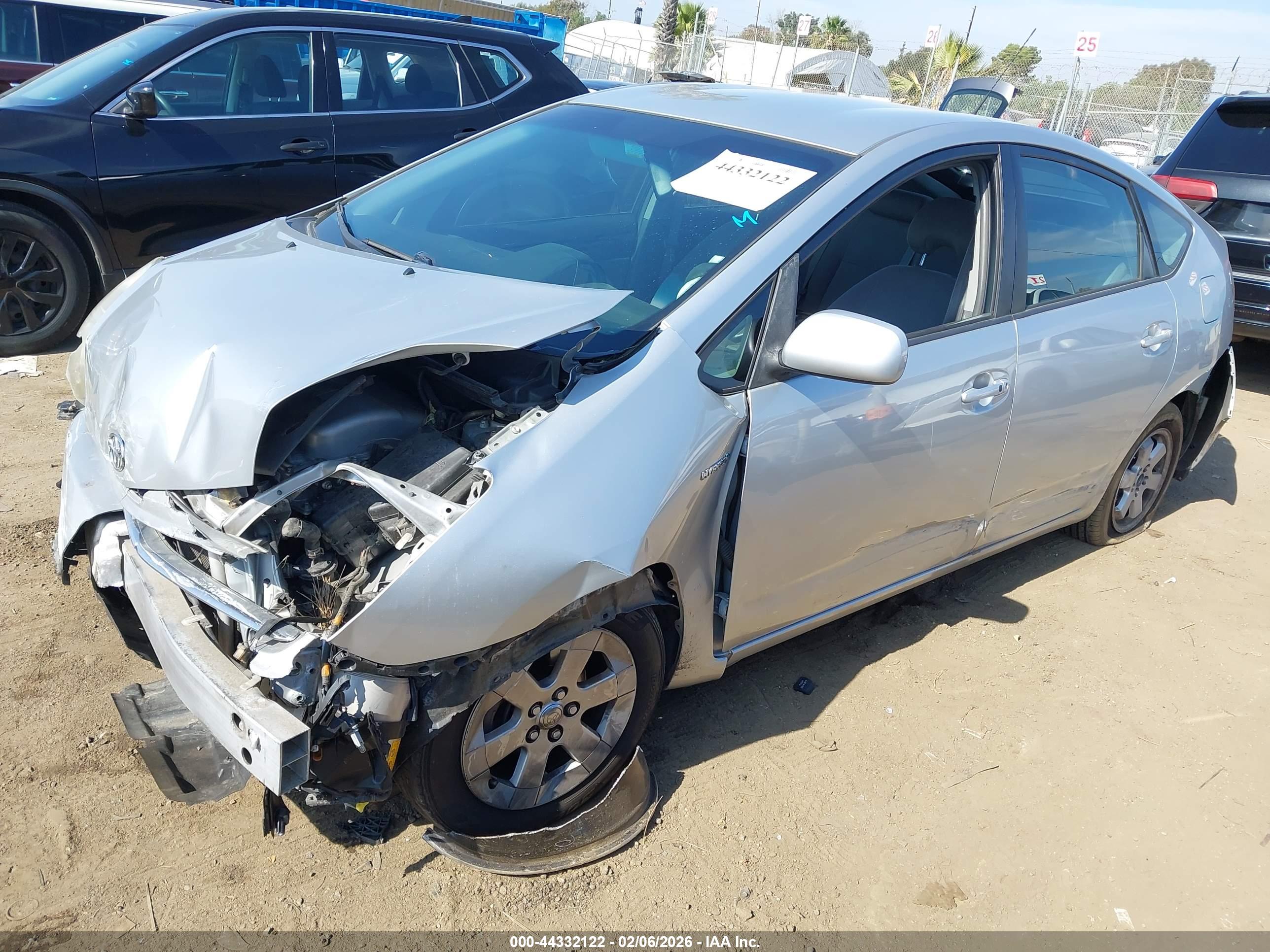 TOYOTA PRIUS image 2