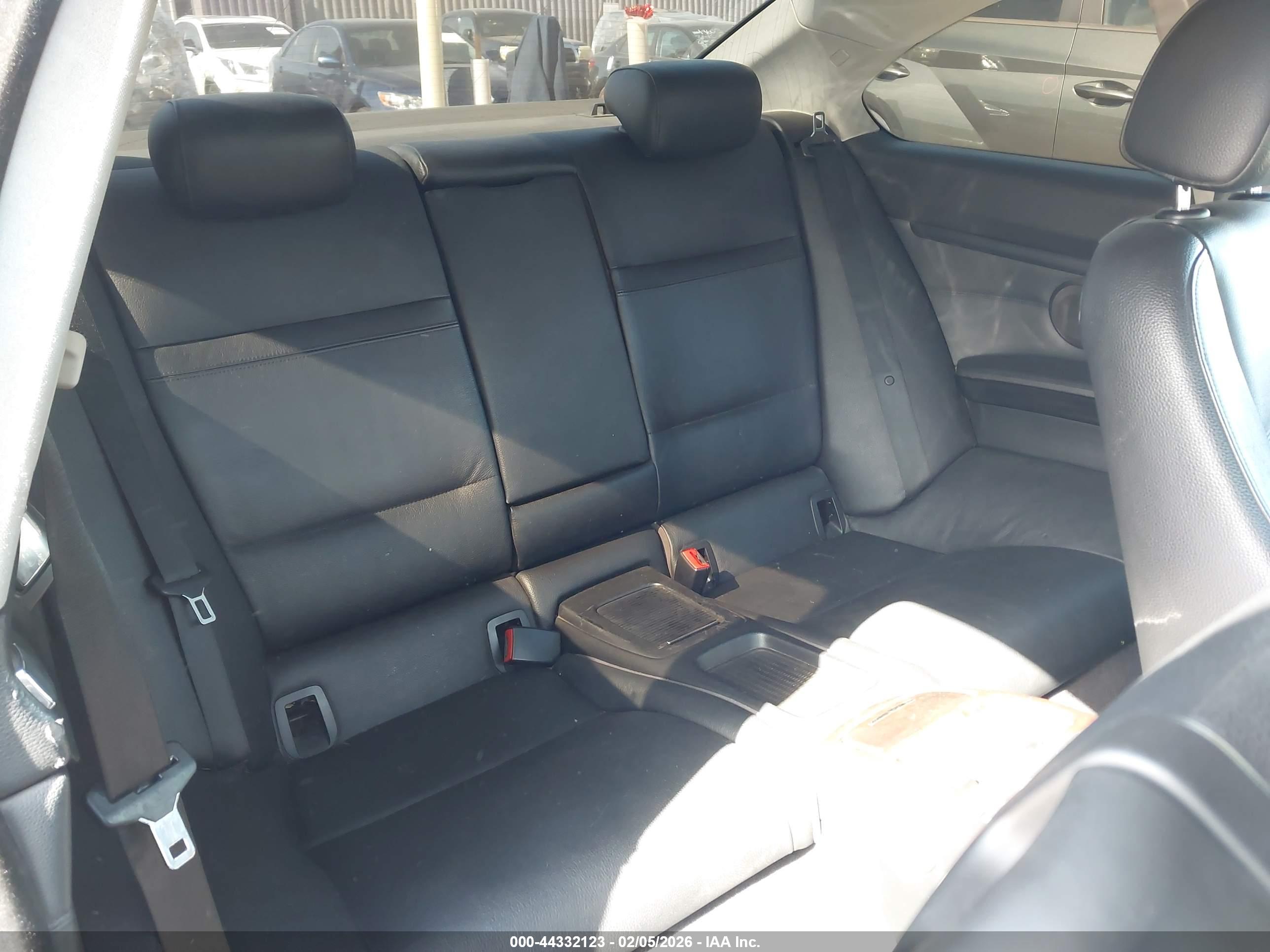 BMW 3 image 8