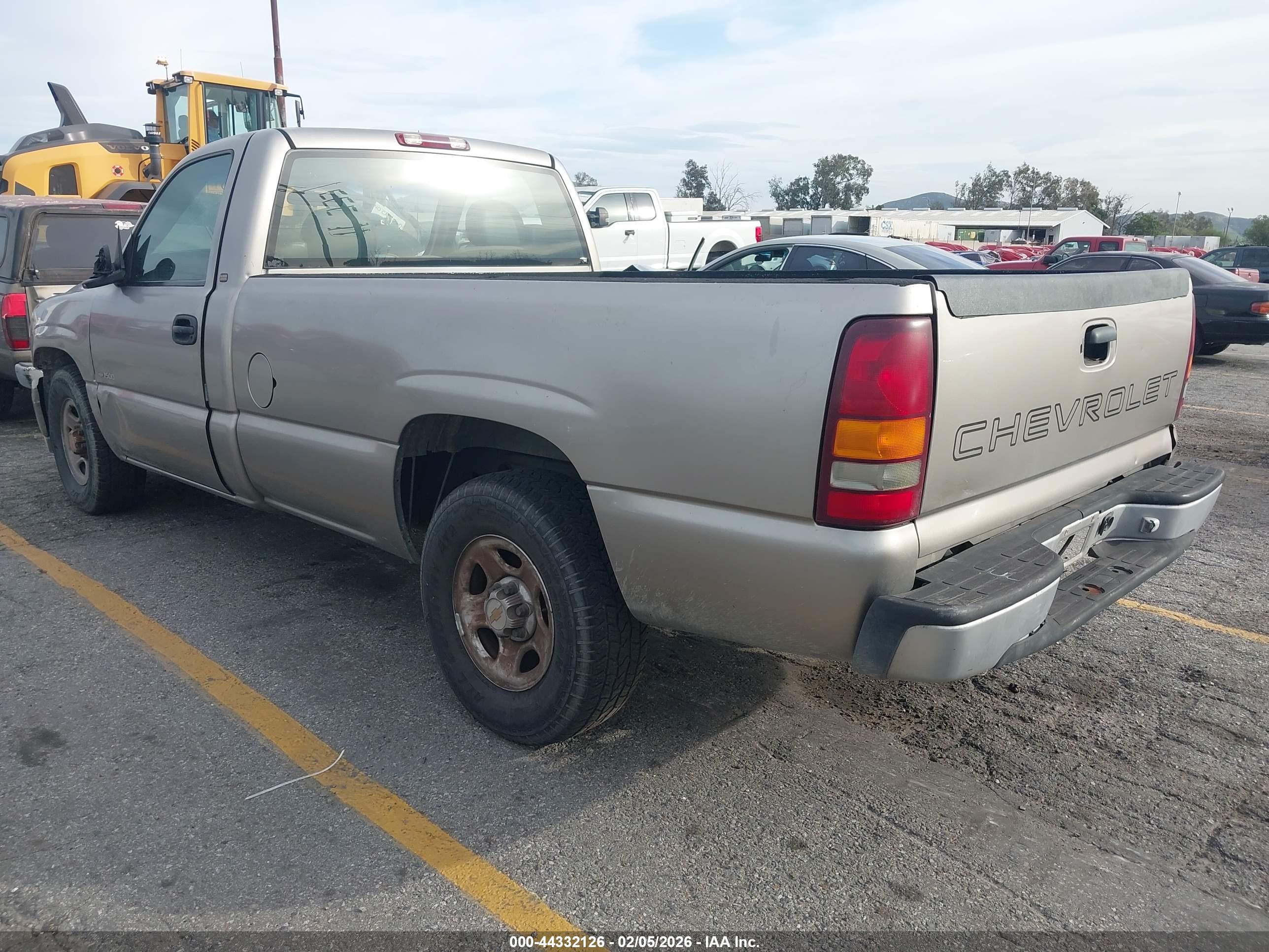 CHEVROLET SILVERADO image 3