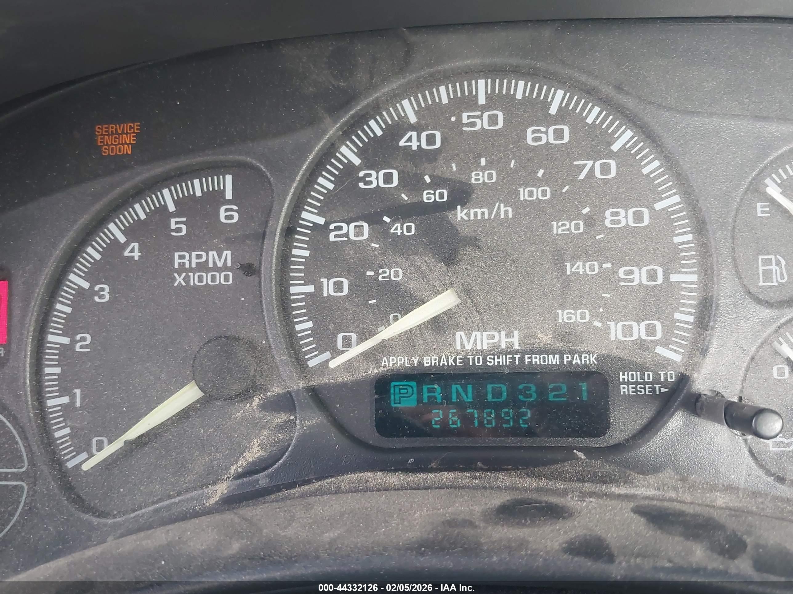 CHEVROLET SILVERADO image 7