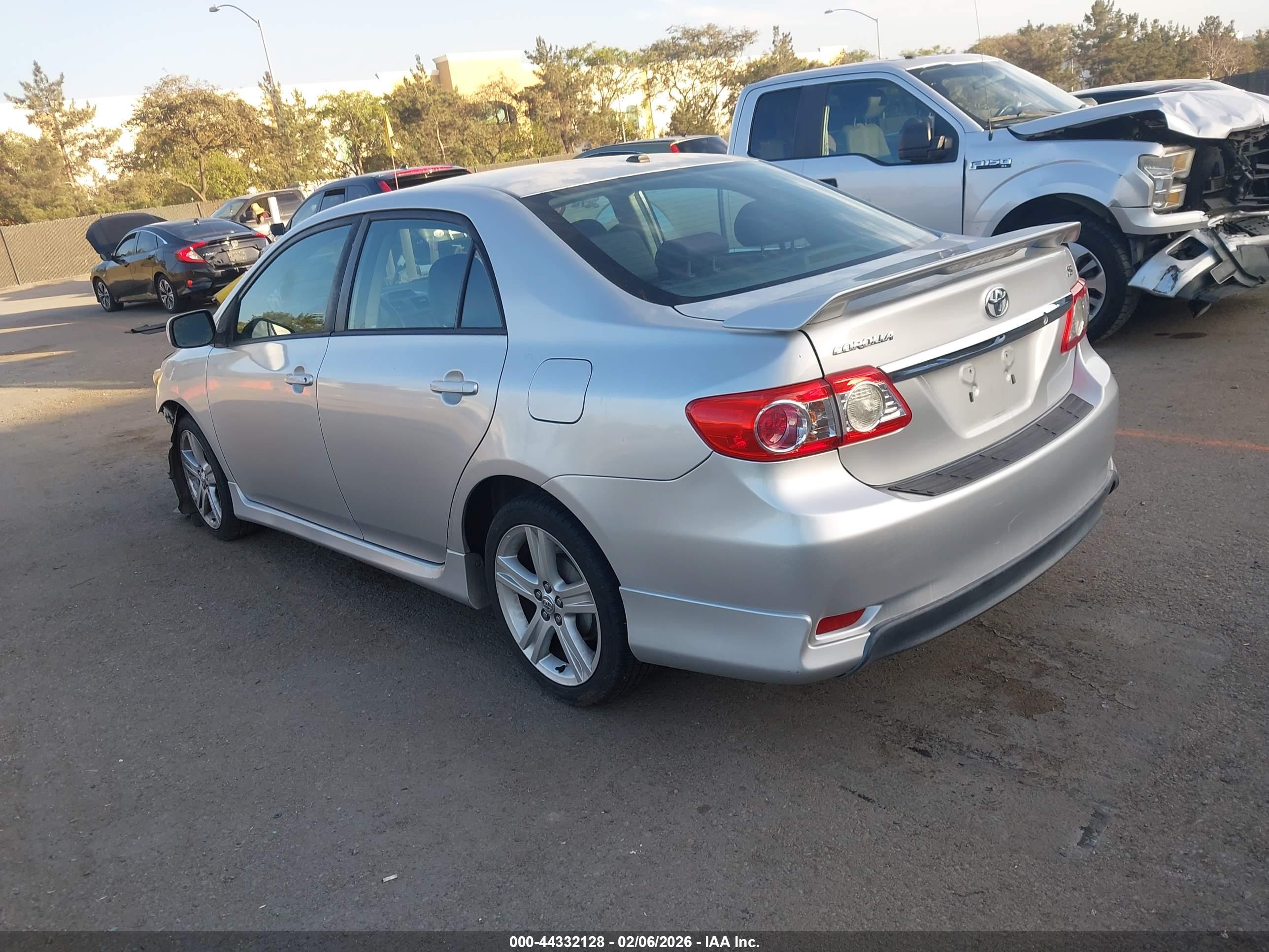 TOYOTA COROLLA image 3