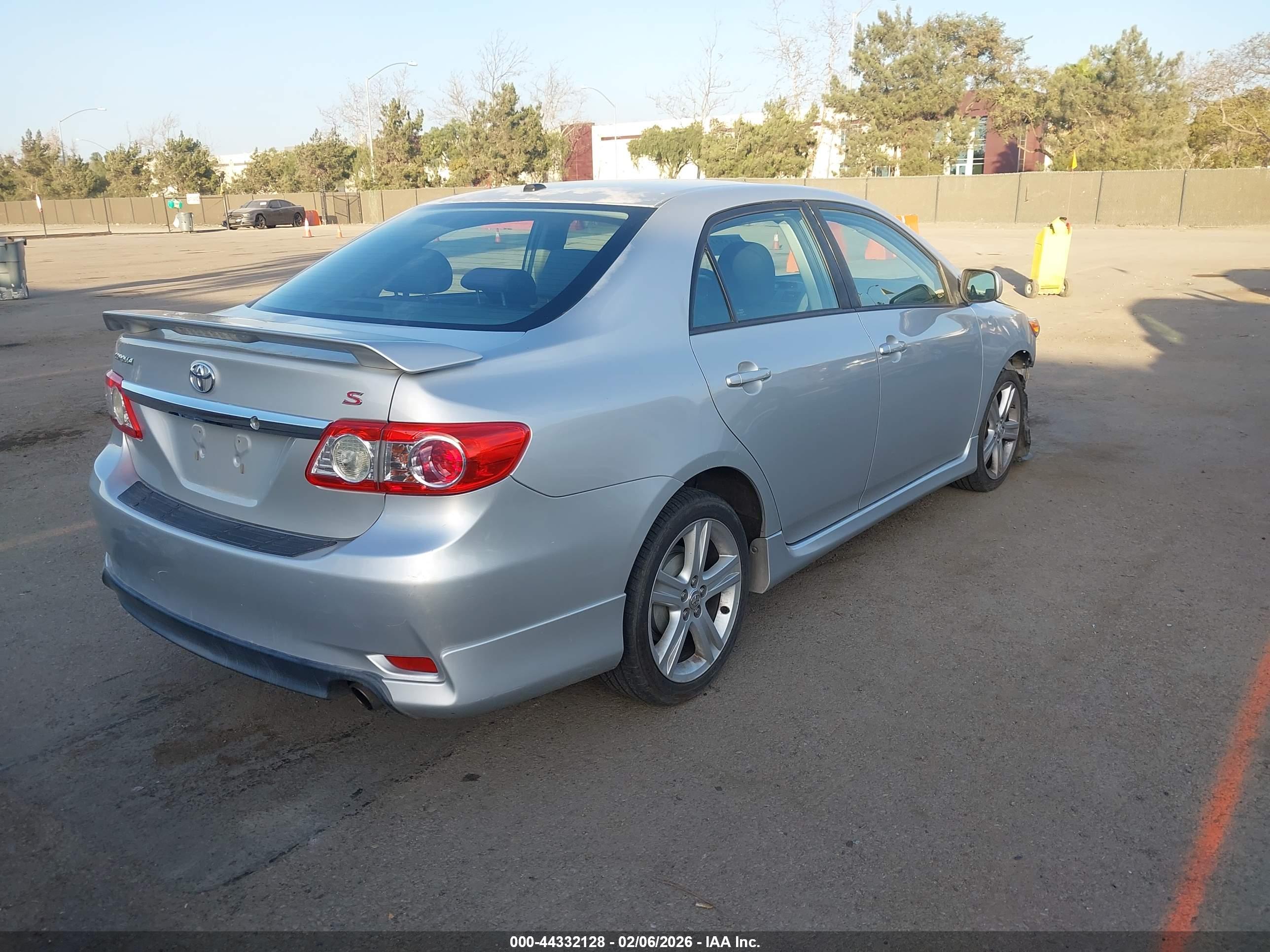 TOYOTA COROLLA image 4