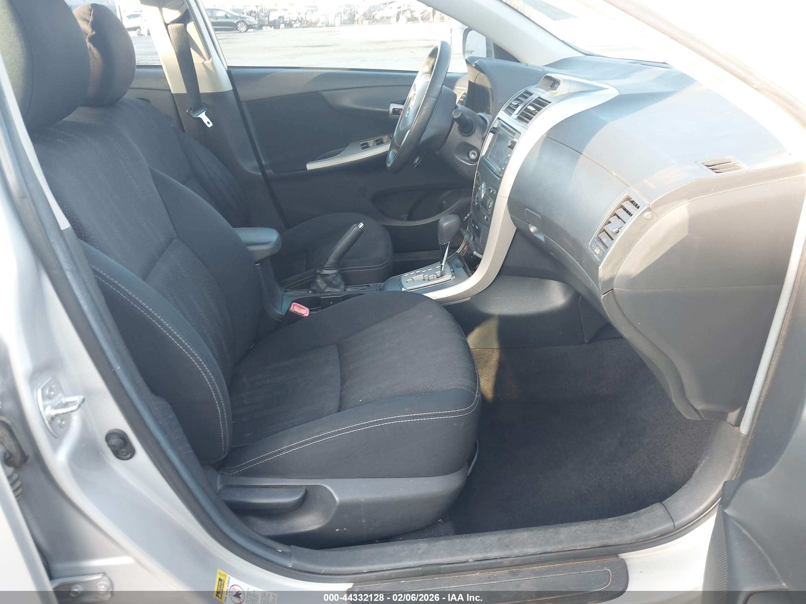 TOYOTA COROLLA image 5